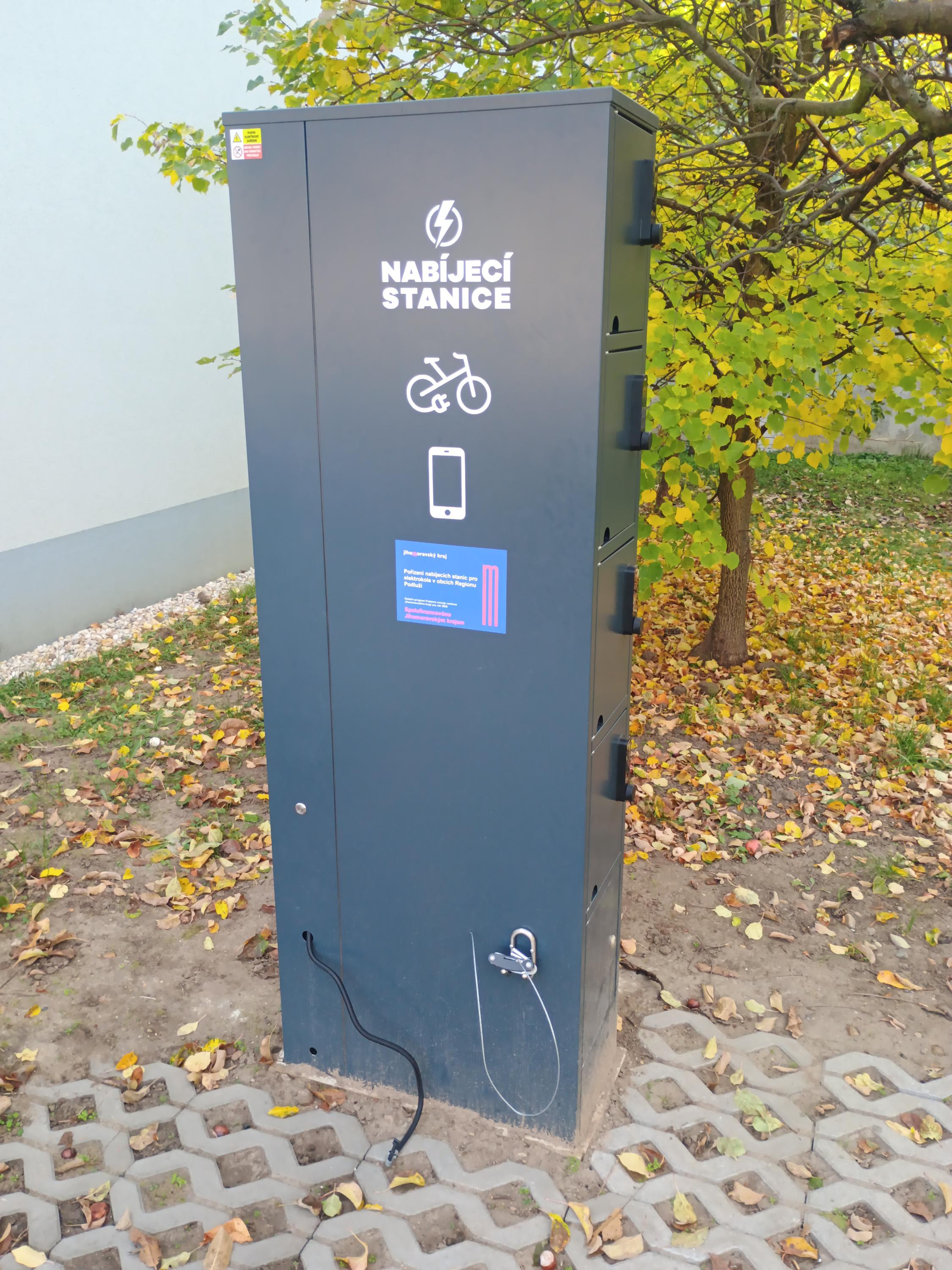 Nabíjecí stanice pro elektrokola a mobilní zařízení Etron Czech s.r.o. foto 5