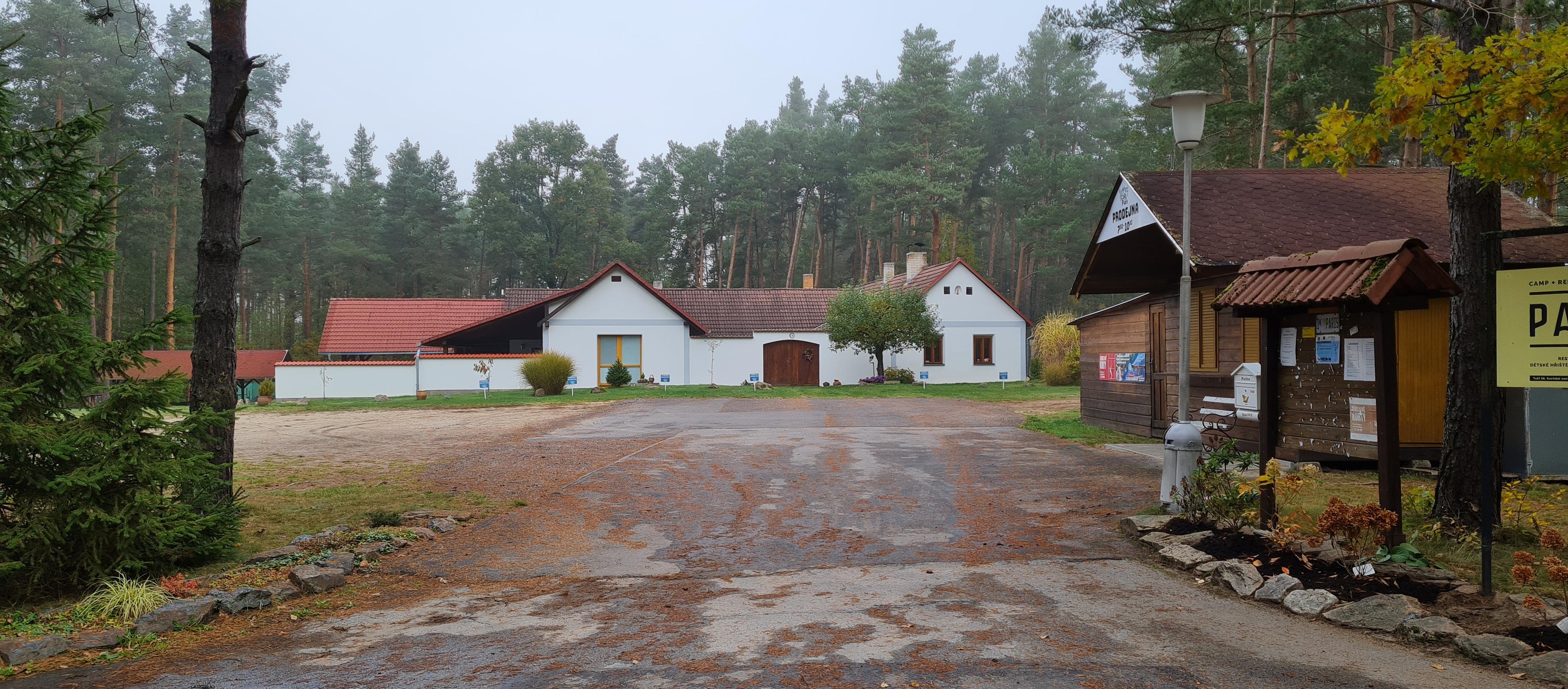 Camp Paris foto 3
