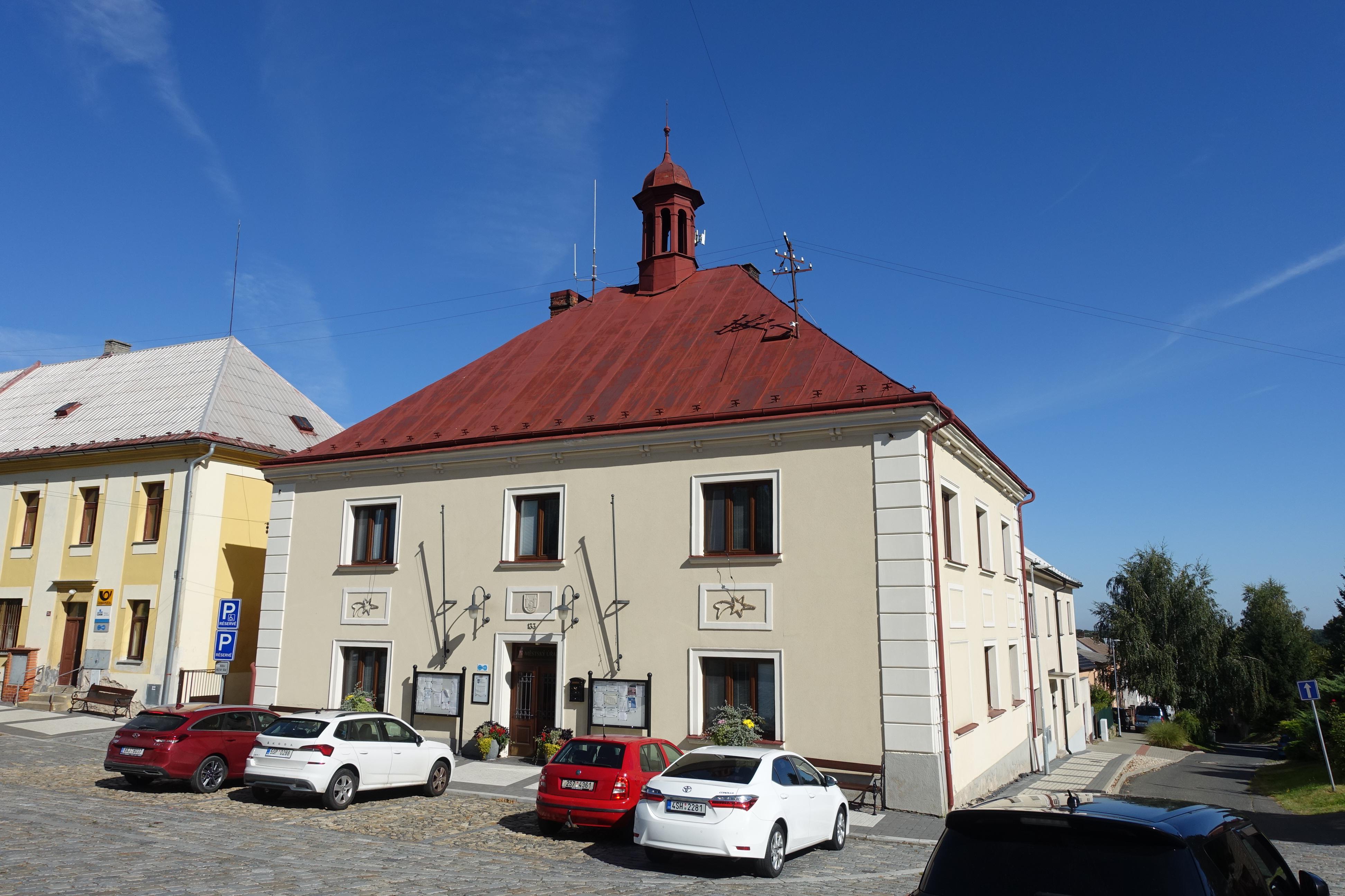 Zásmuky - městský úřad foto 5