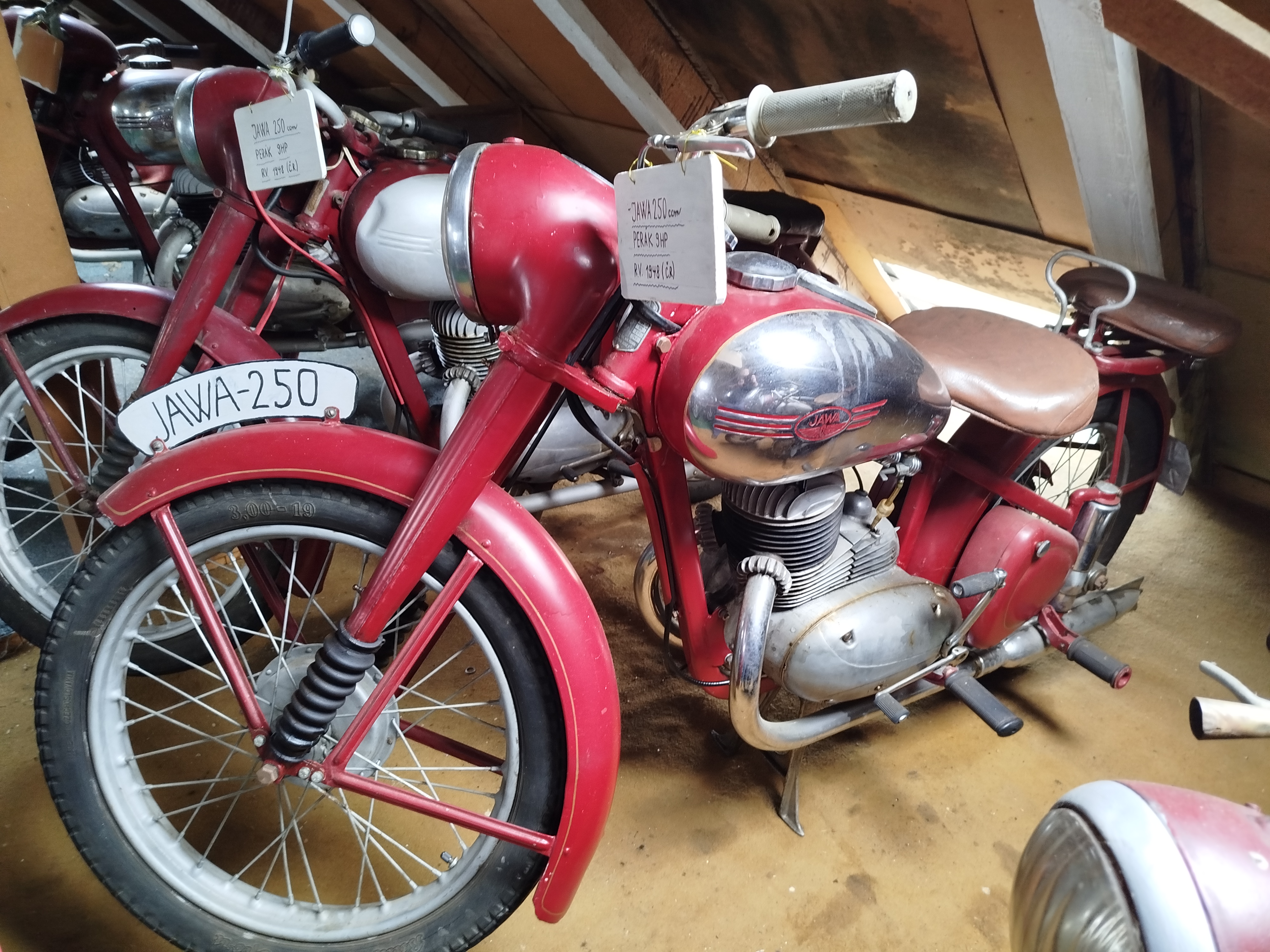 Muzeum historických vozidel a staré zemědělské techniky foto 2