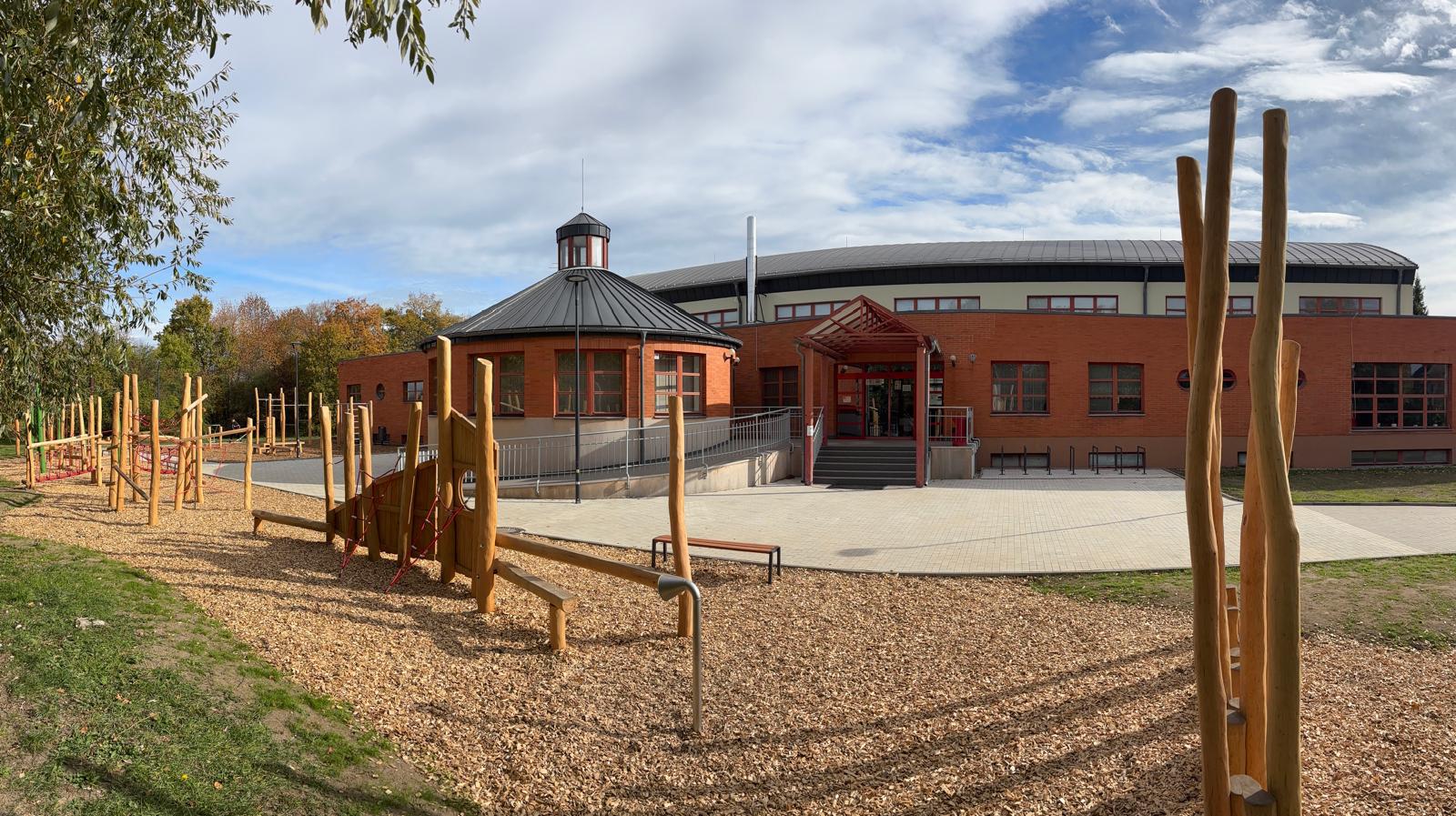 TJ Jiskra Heřmanův Městec foto 3