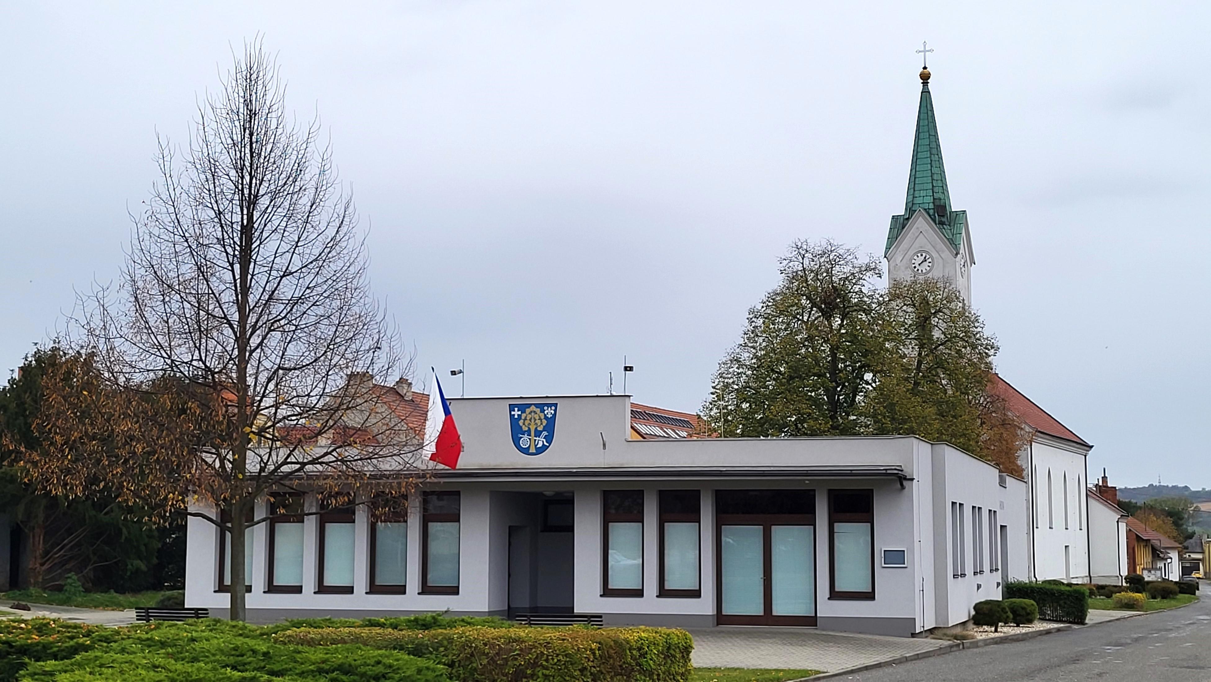 Huštěnovice - obecní úřad foto 3