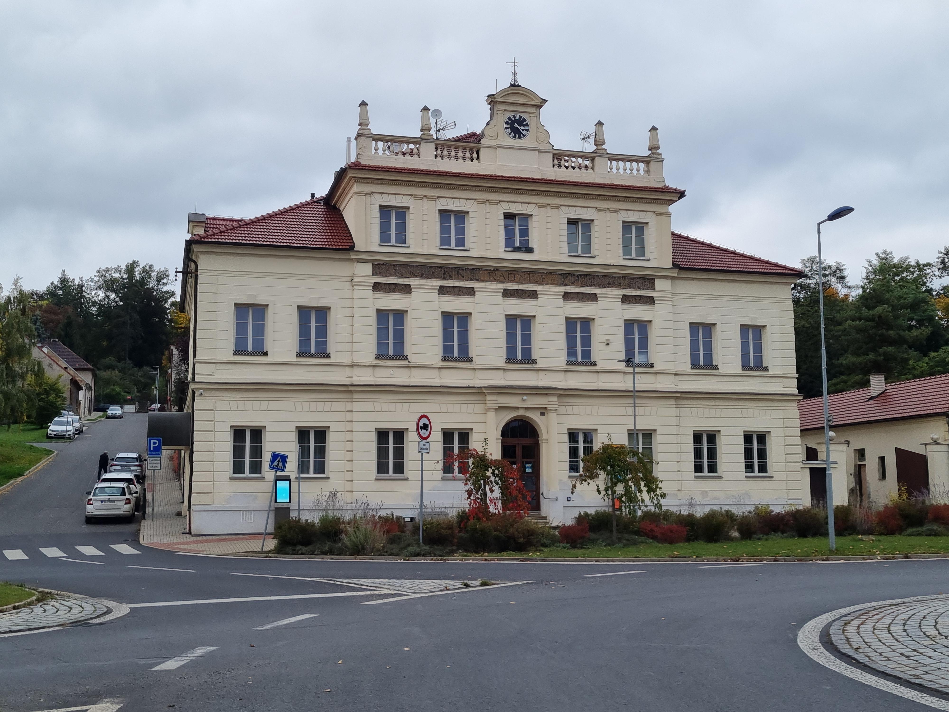 Libušín - městský úřad foto 4