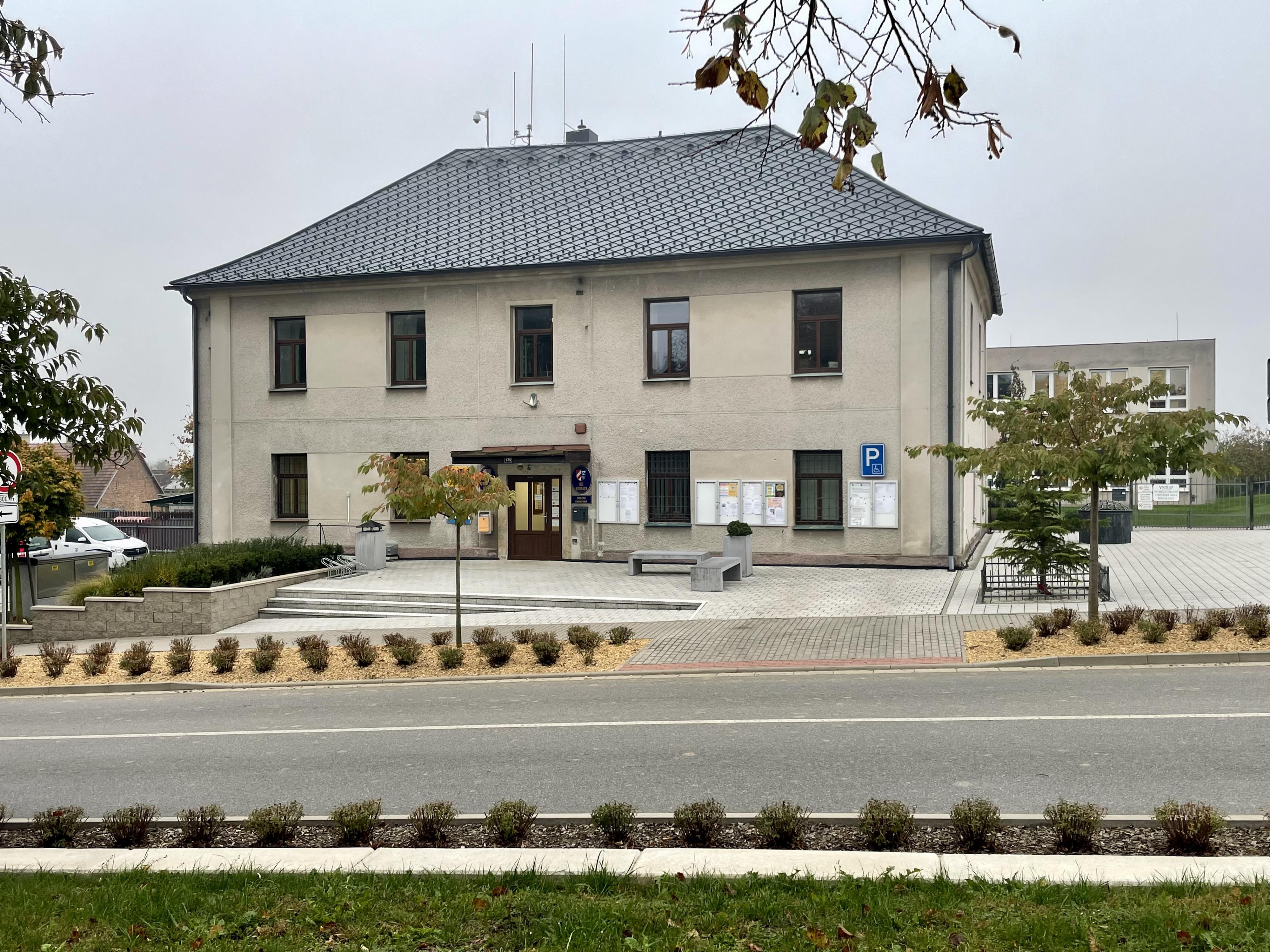 Bohuslavice nad Metují - obecní úřad foto 4