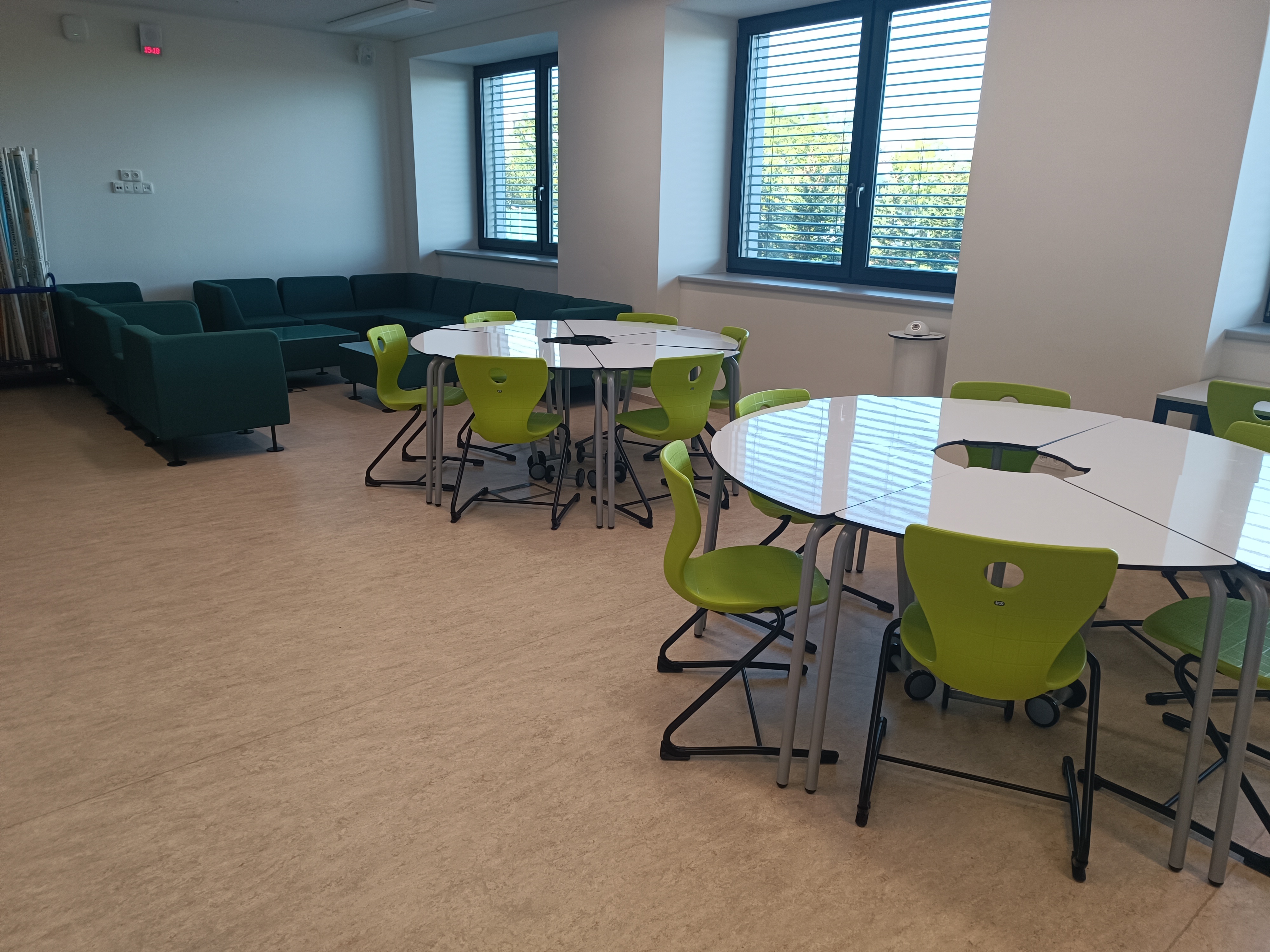 Střední odborná škola logistiky a podnikání foto 3