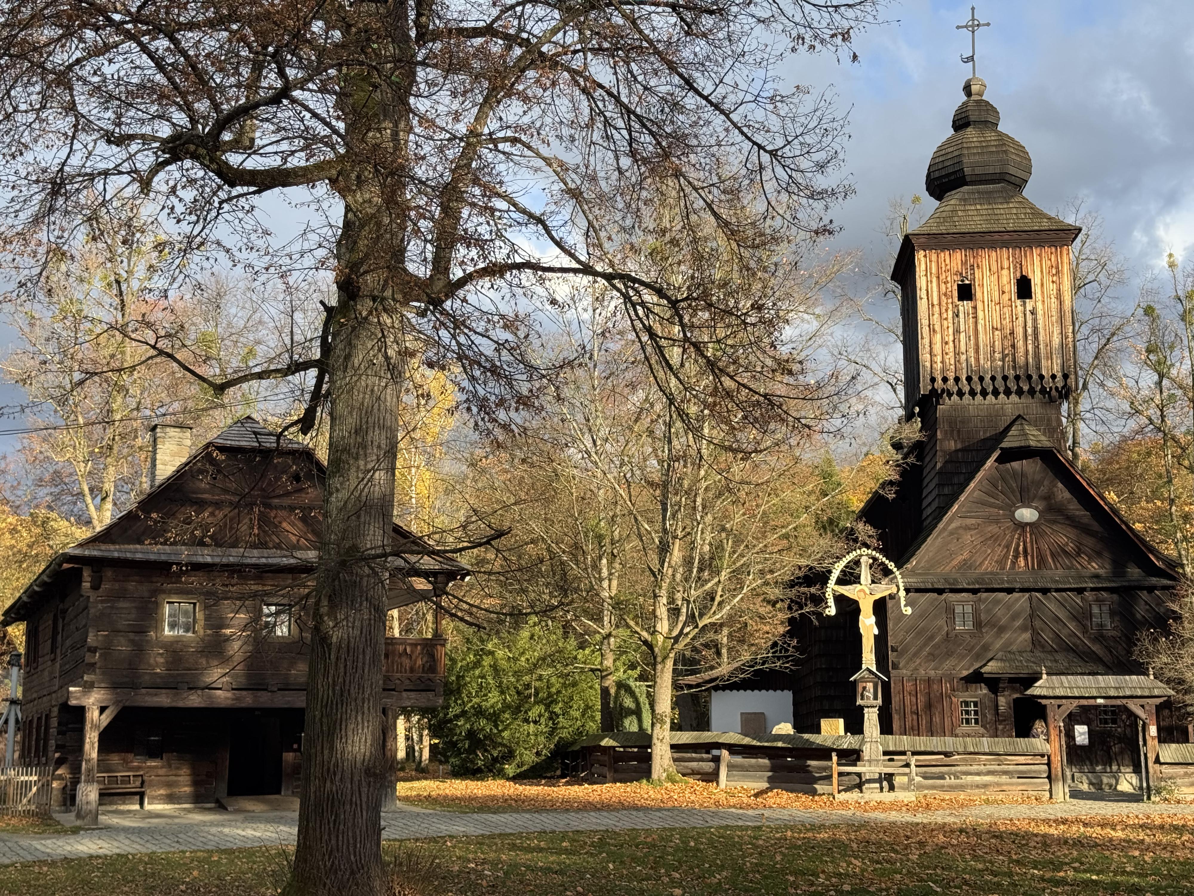 Valašské muzeum v přírodě - Dřevěné městečko foto 6