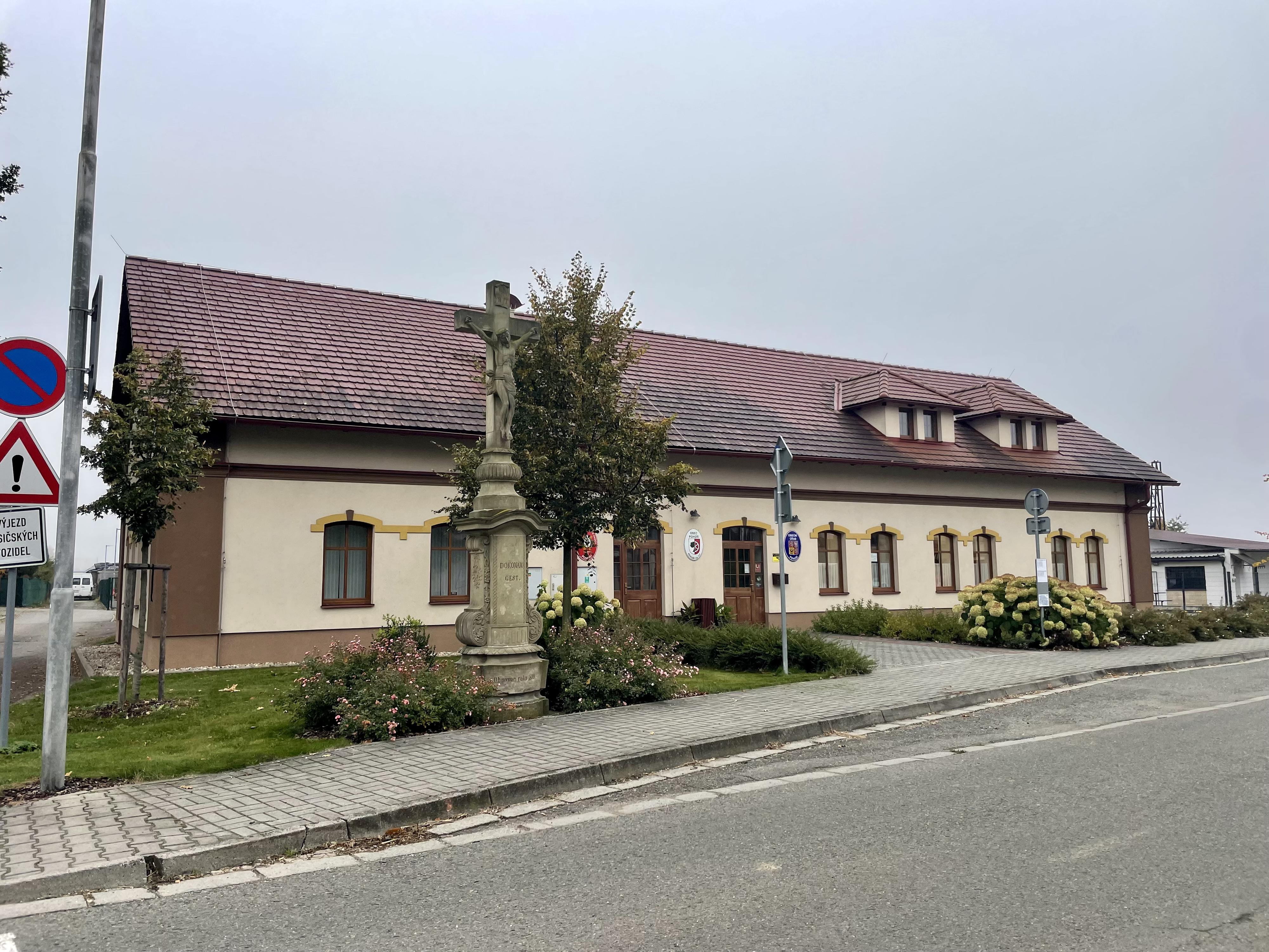 Pohoří - obecní úřad foto 6