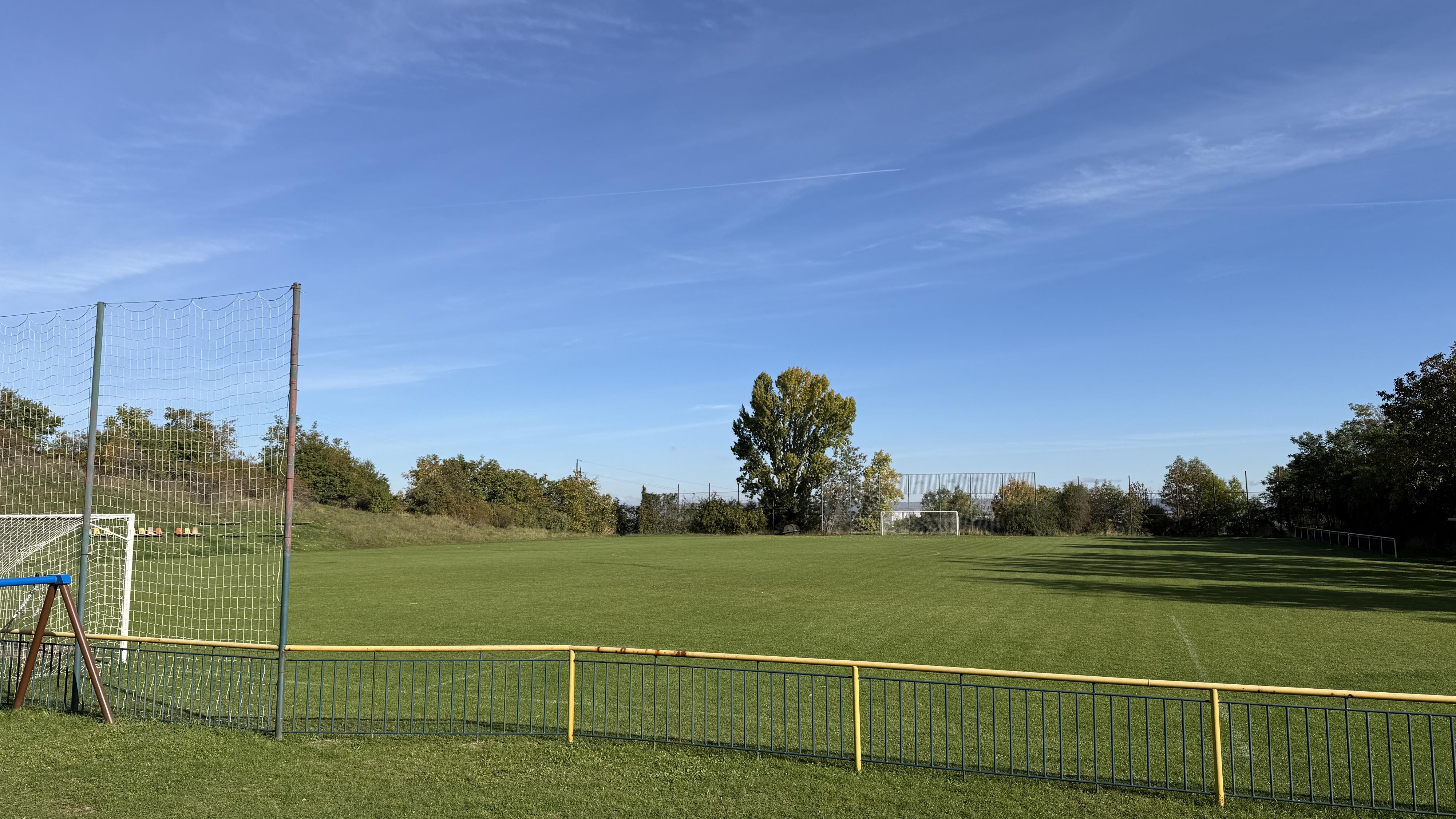 TJ Sokol Pavlov - Fotbalové hřiště foto 2