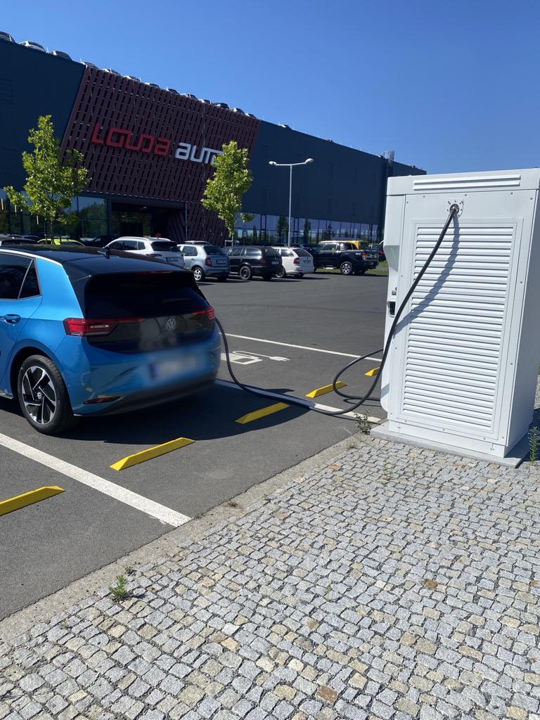 Rychlodobíjecí stanice Louda Auto foto 2