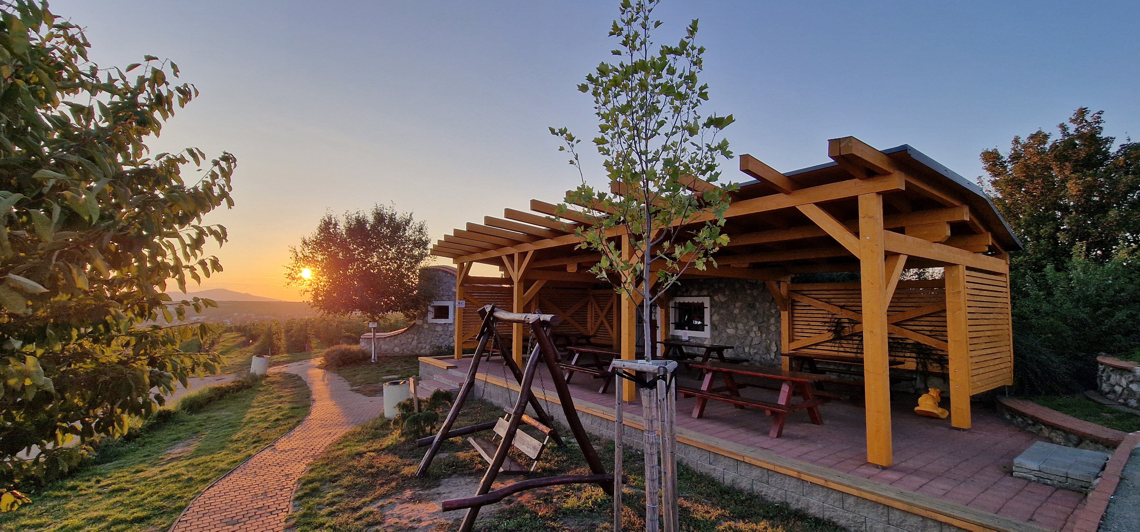 Občerstvení pod rozhlednou foto 3