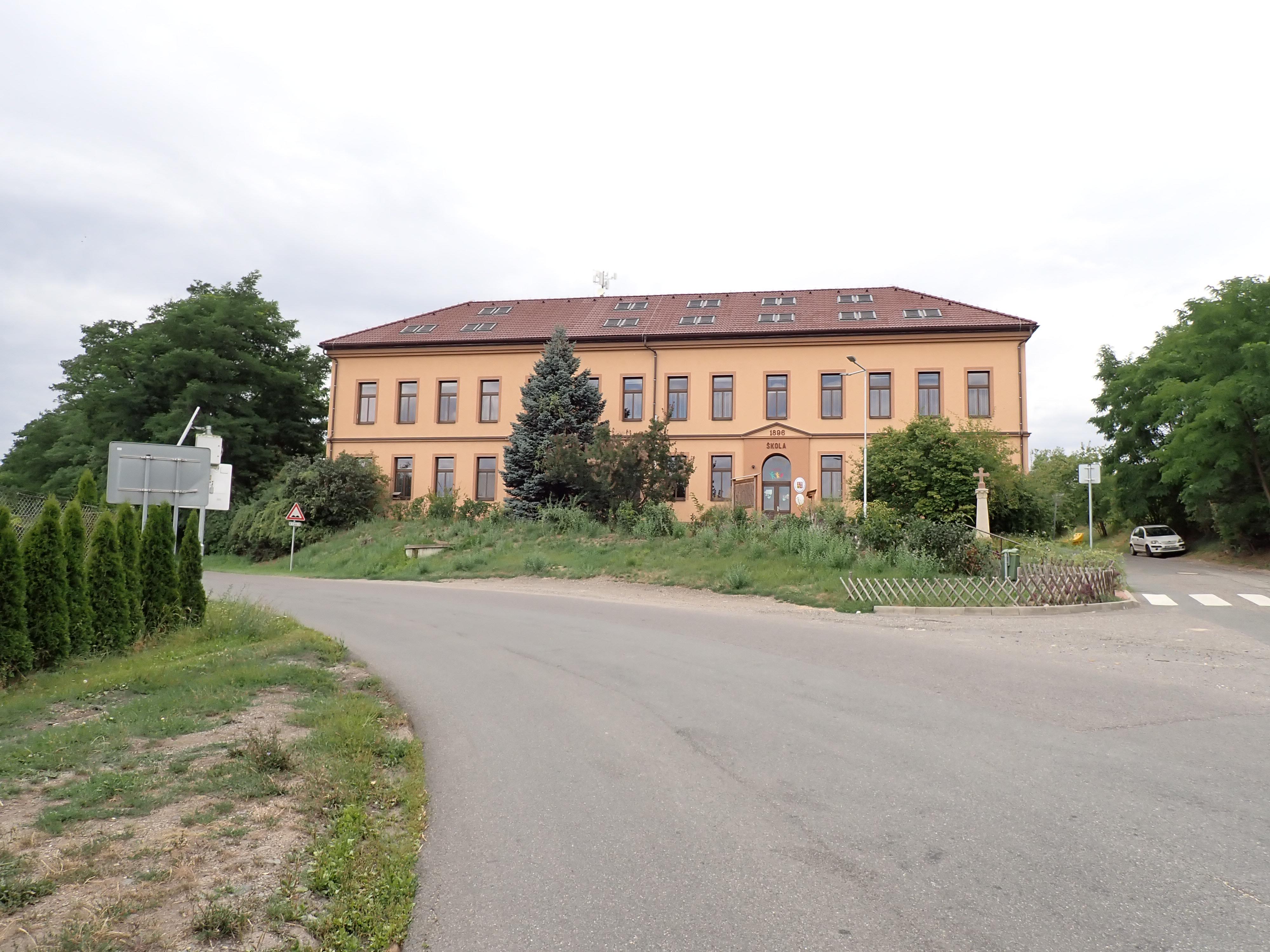 ZŠ Stehelčeves foto 2