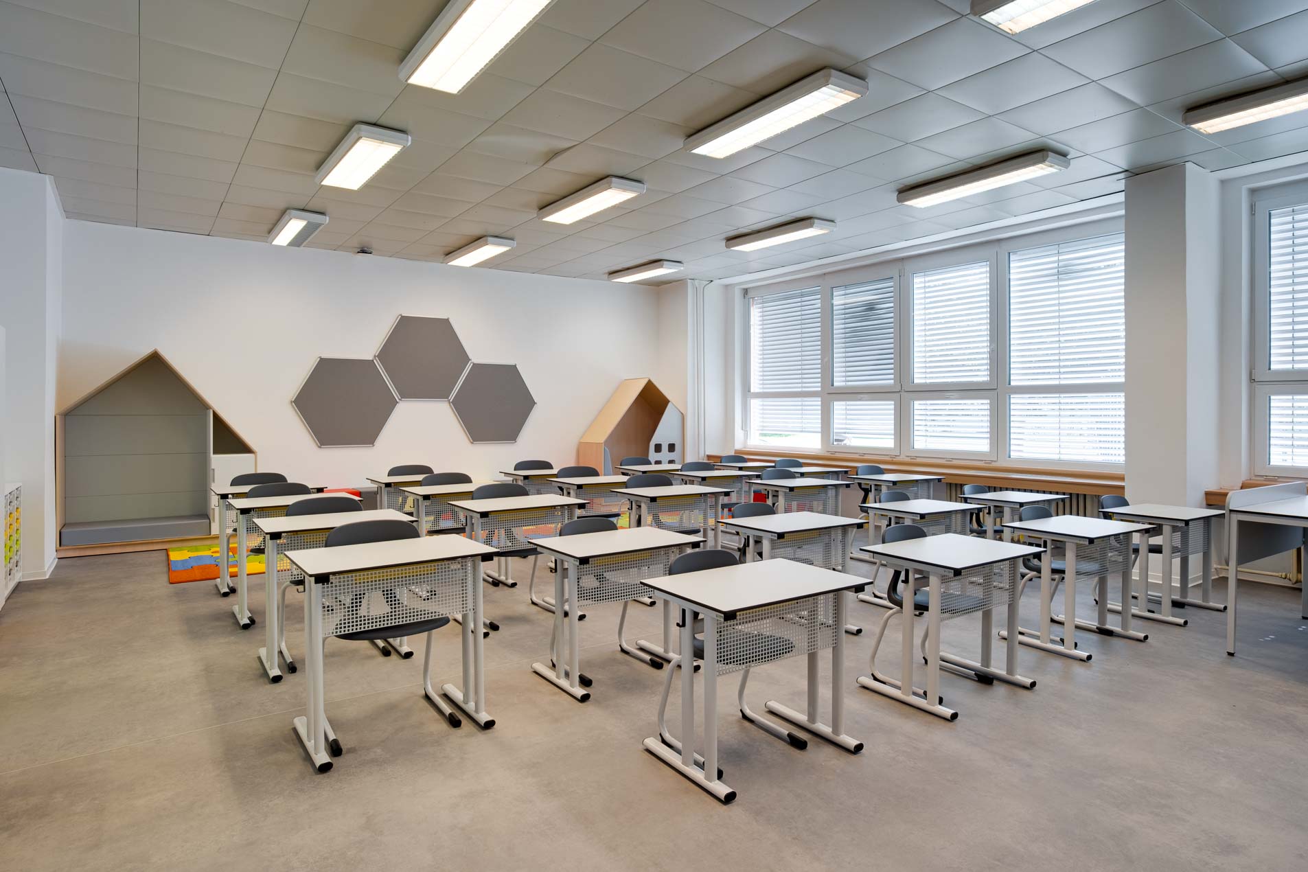 Moderní škola - výroba školního nábytku foto 4