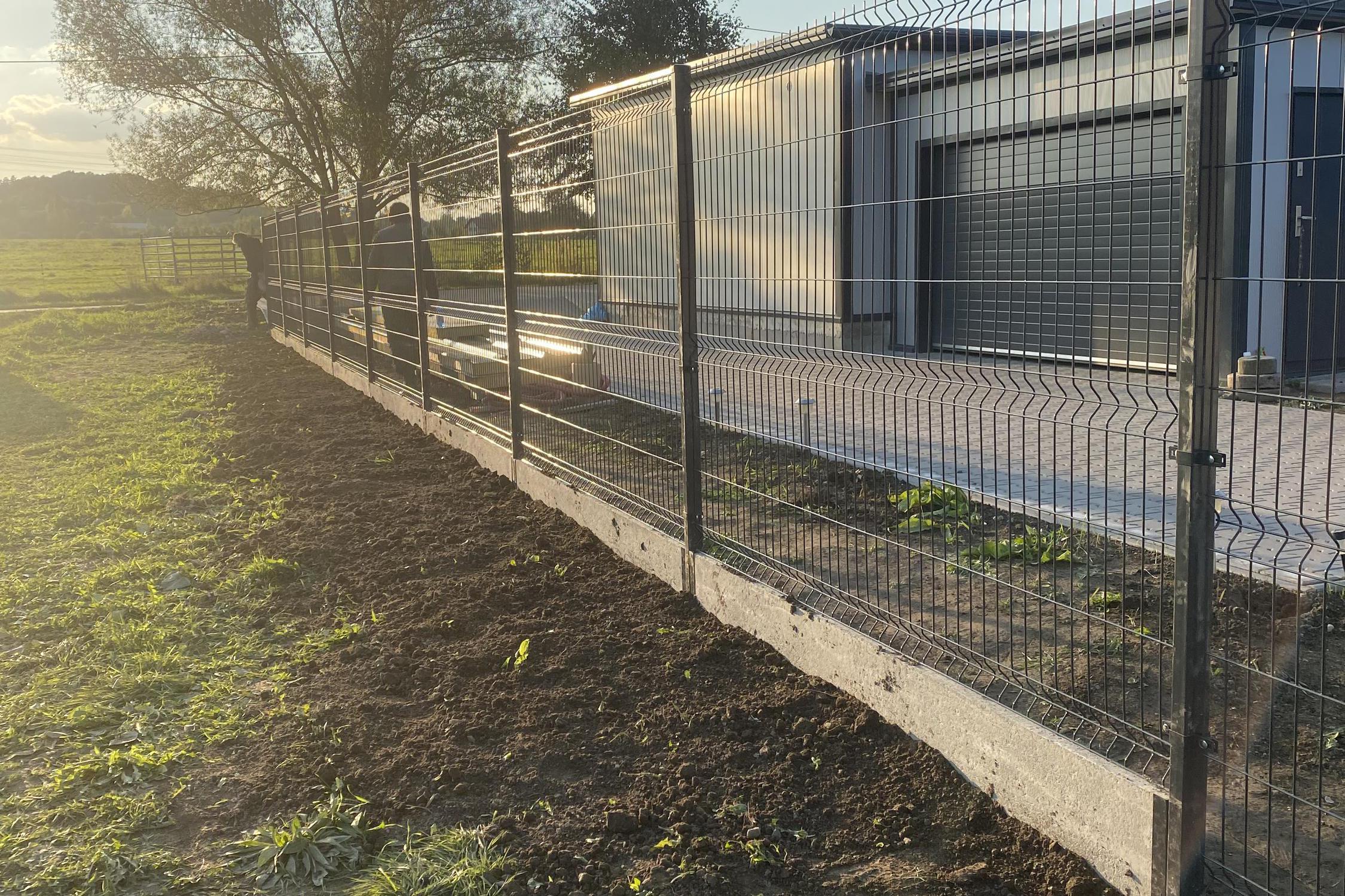 Ploty - zámková dlažba Leo Červenka