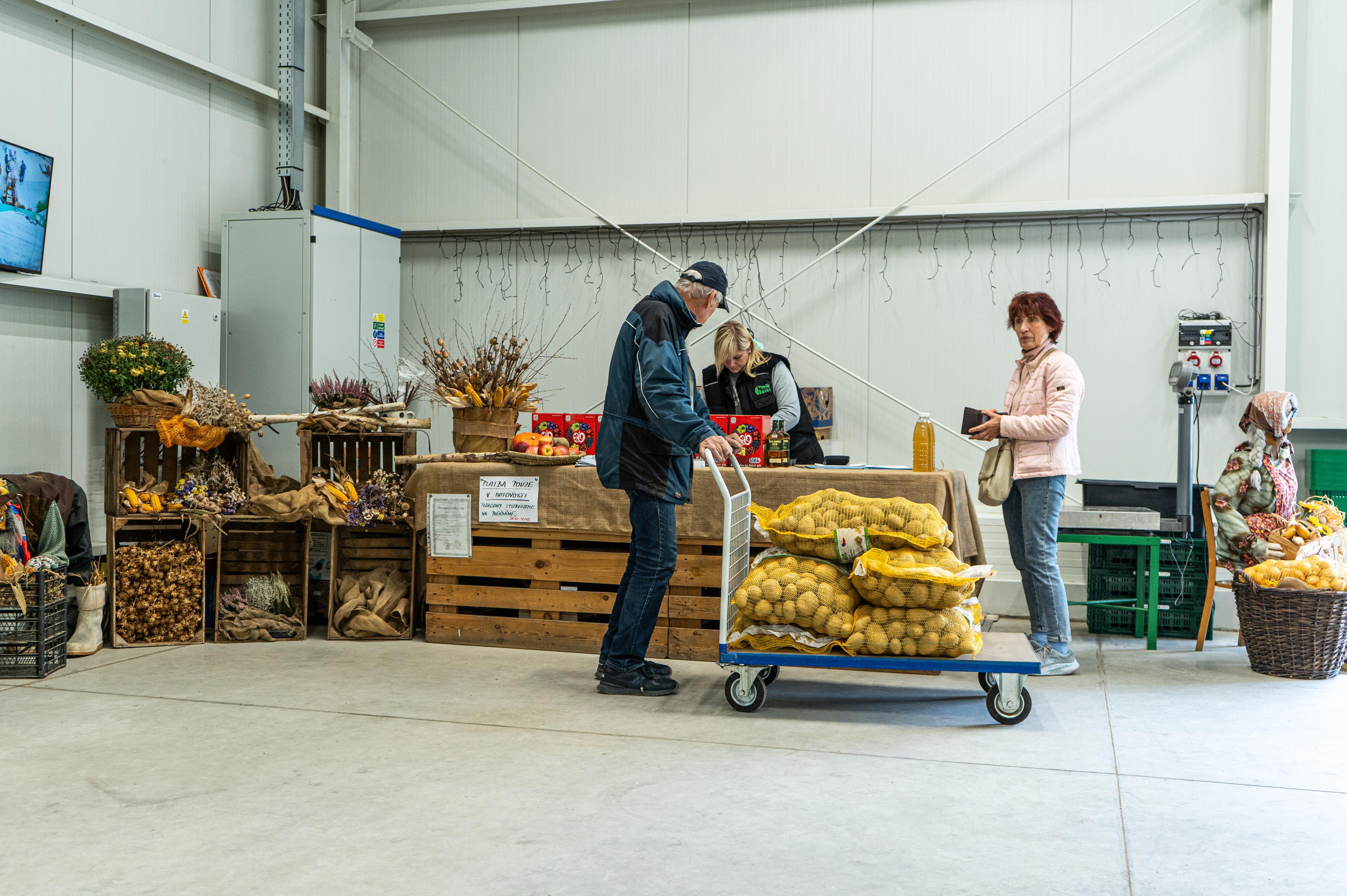GIRA fruit, s.r.o. - Farmářská prodejna