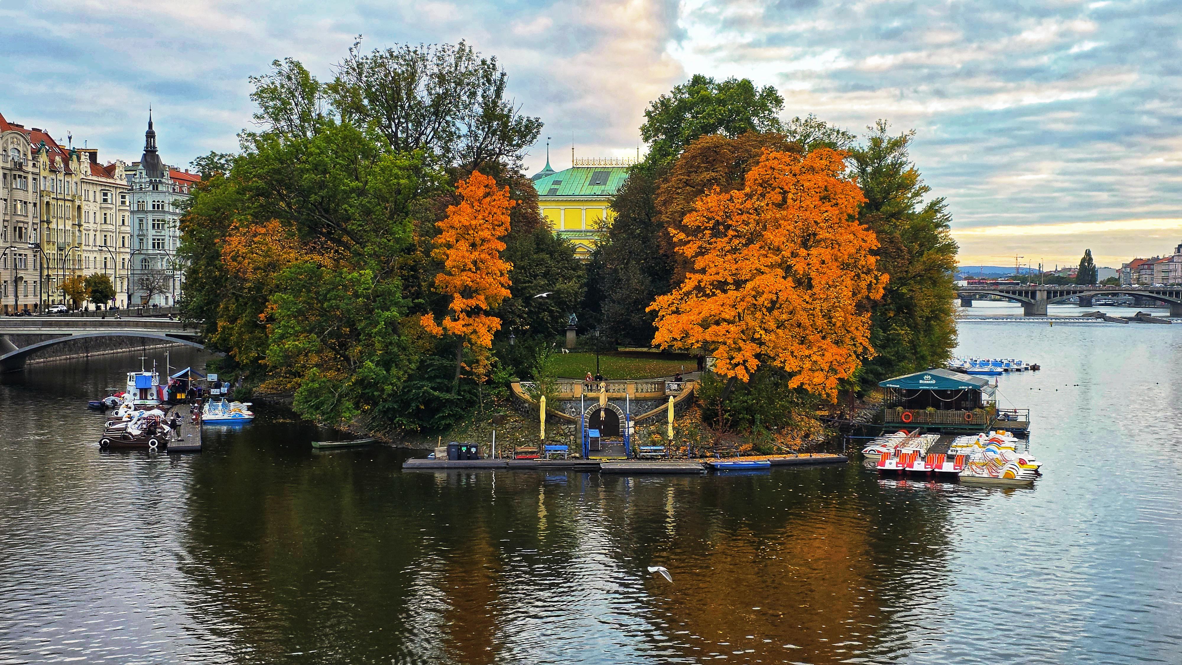 S.P.L.A.V. PRAHA s.r.o. - půjčovna loděk a šlapadel foto 3
