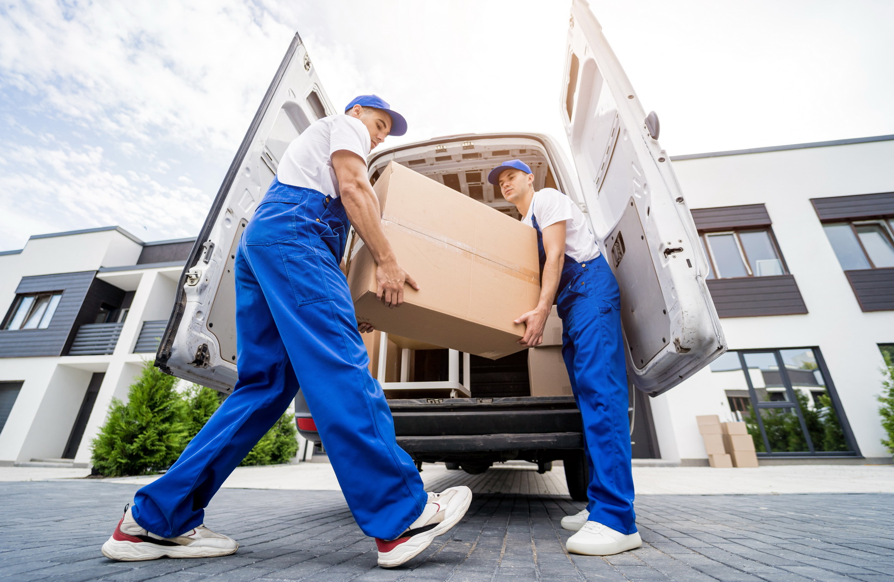 Mirek stěhuje foto 1