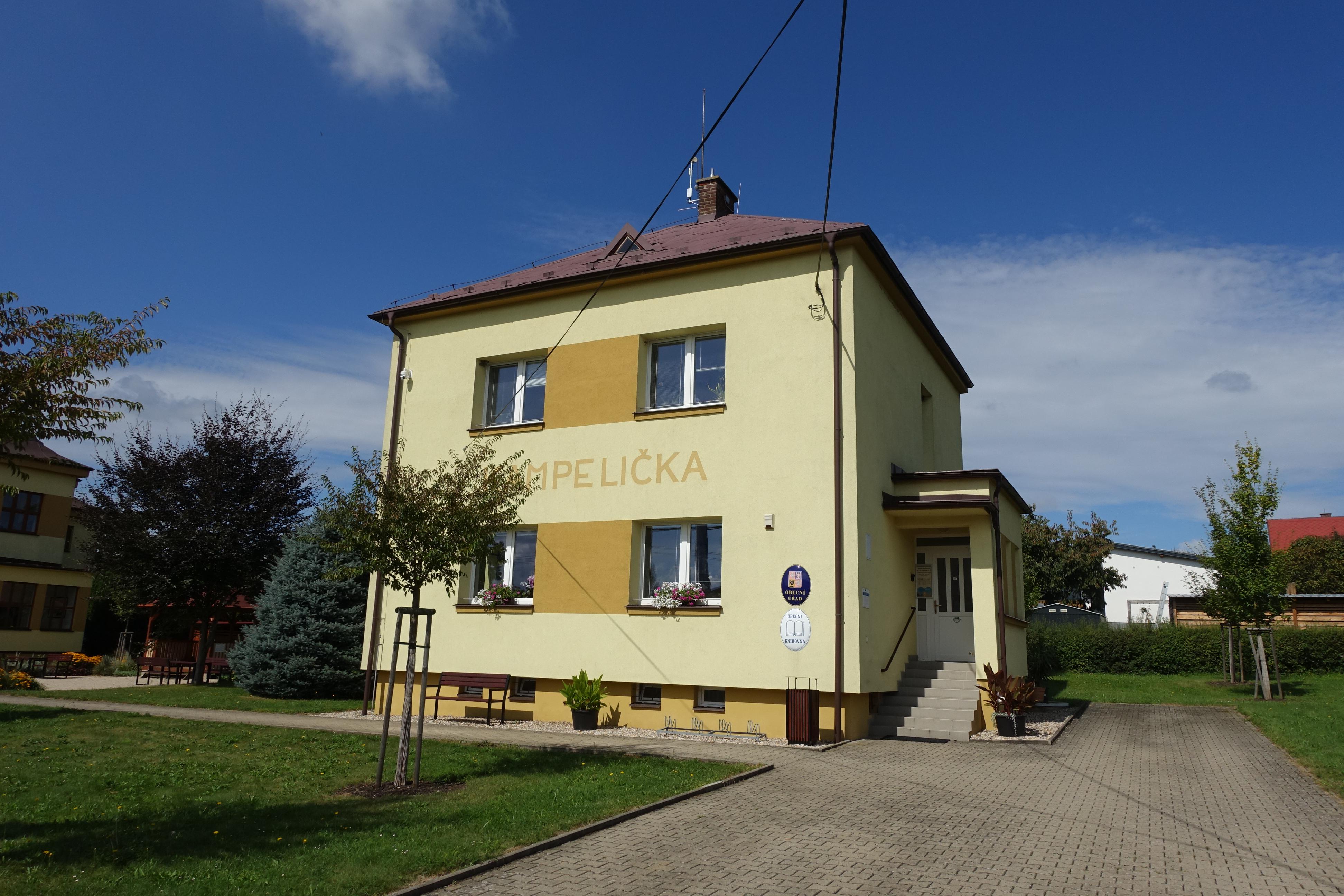 Svijany - obecní úřad foto 2
