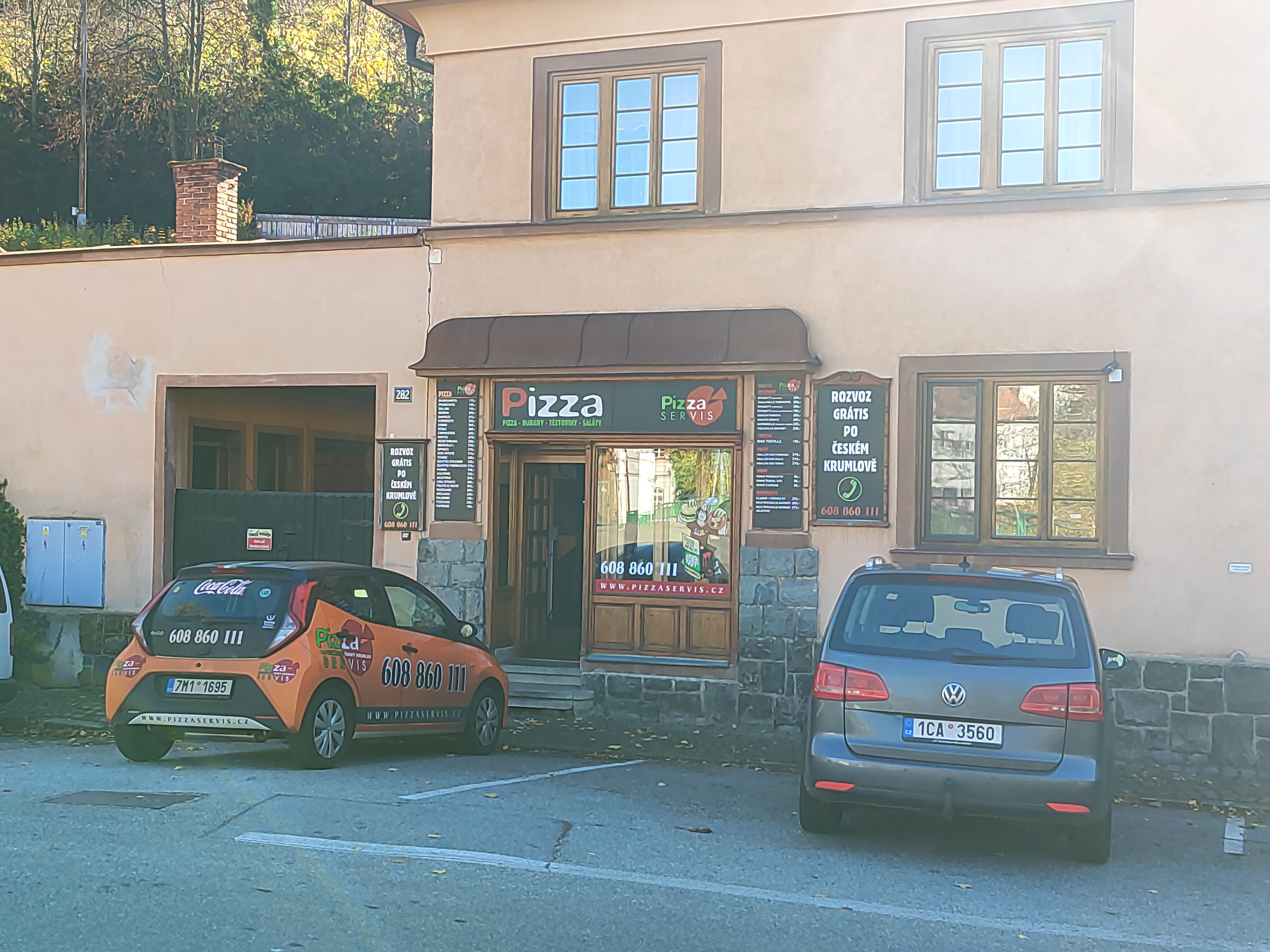 Pizza servis foto 4