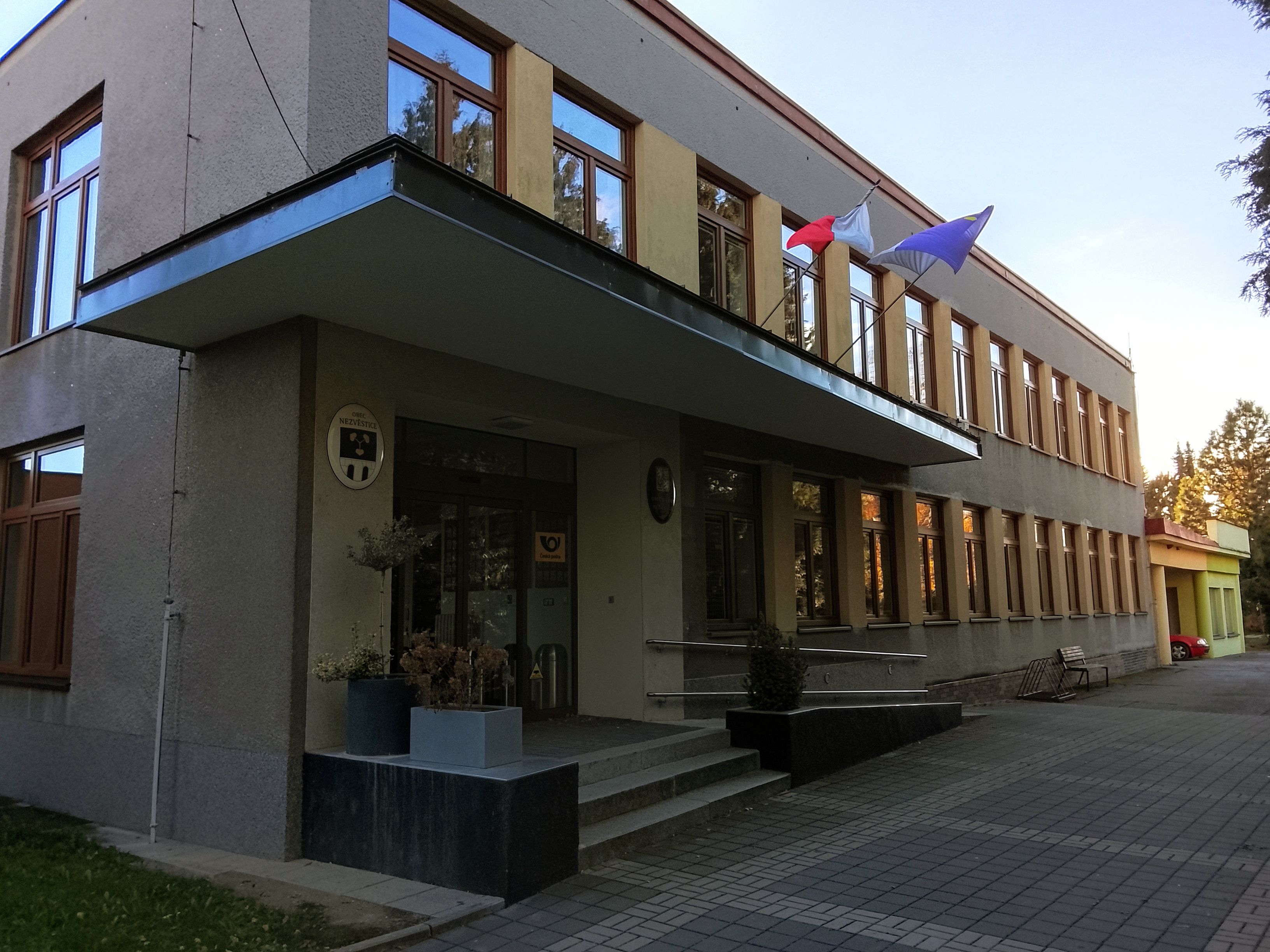 Nezvěstice - obecní úřad foto 2
