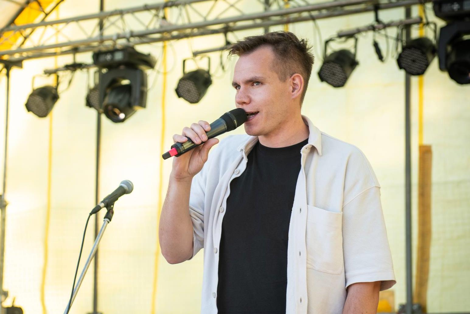 Ondra Novotný - DJ a moderátor