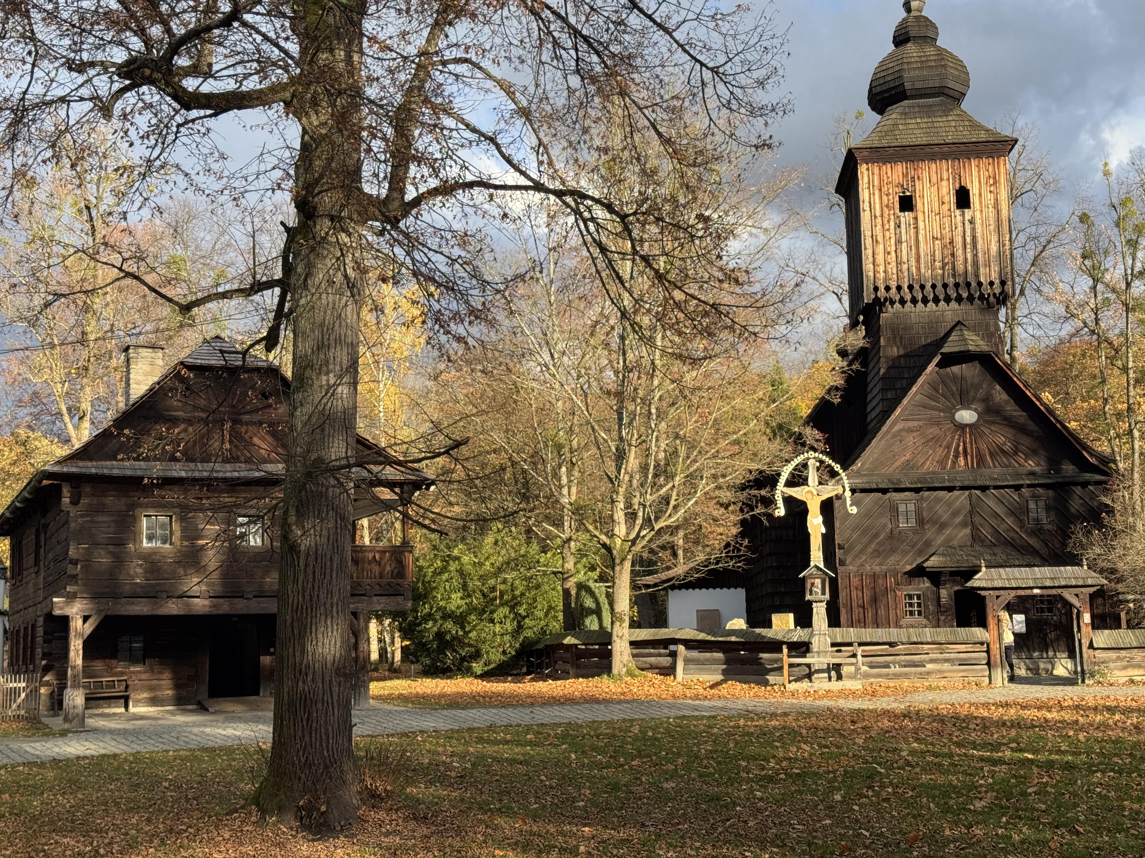 Valašské muzeum v přírodě - Dřevěné městečko foto 4