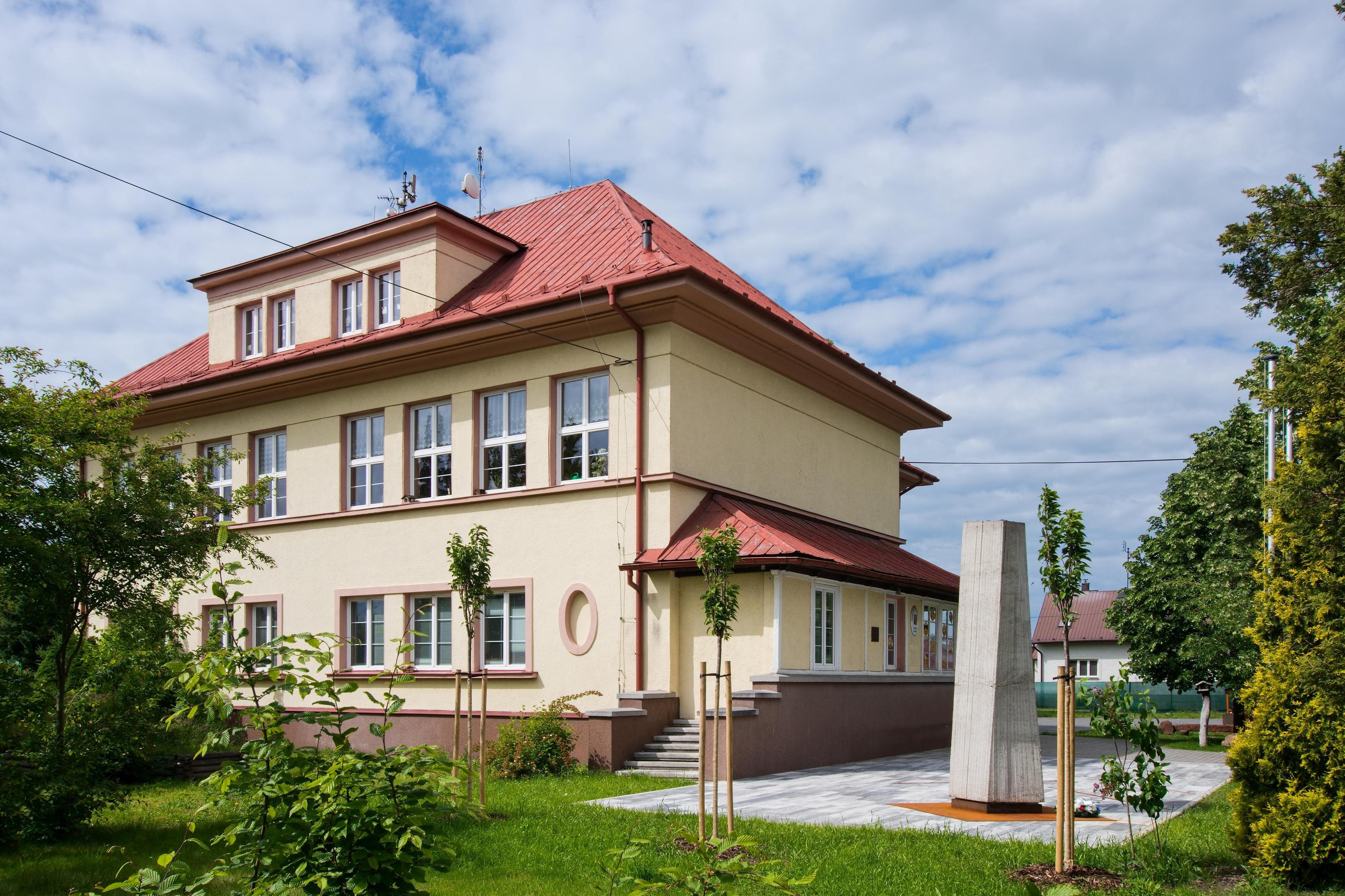 ZŠ a MŠ Petrovice u Karviné, Závada