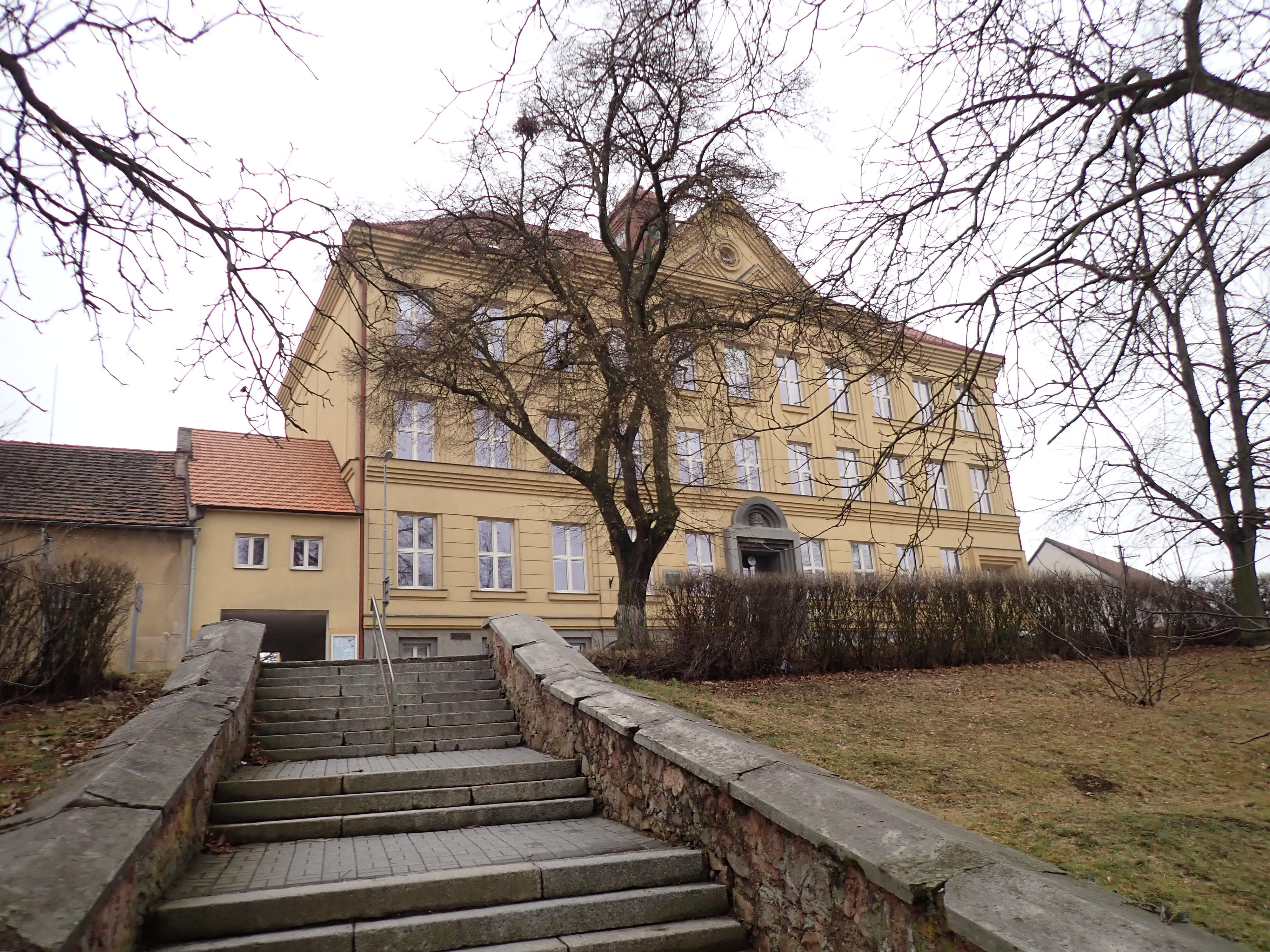 Základní škola a Mateřská škola Čistá foto 2