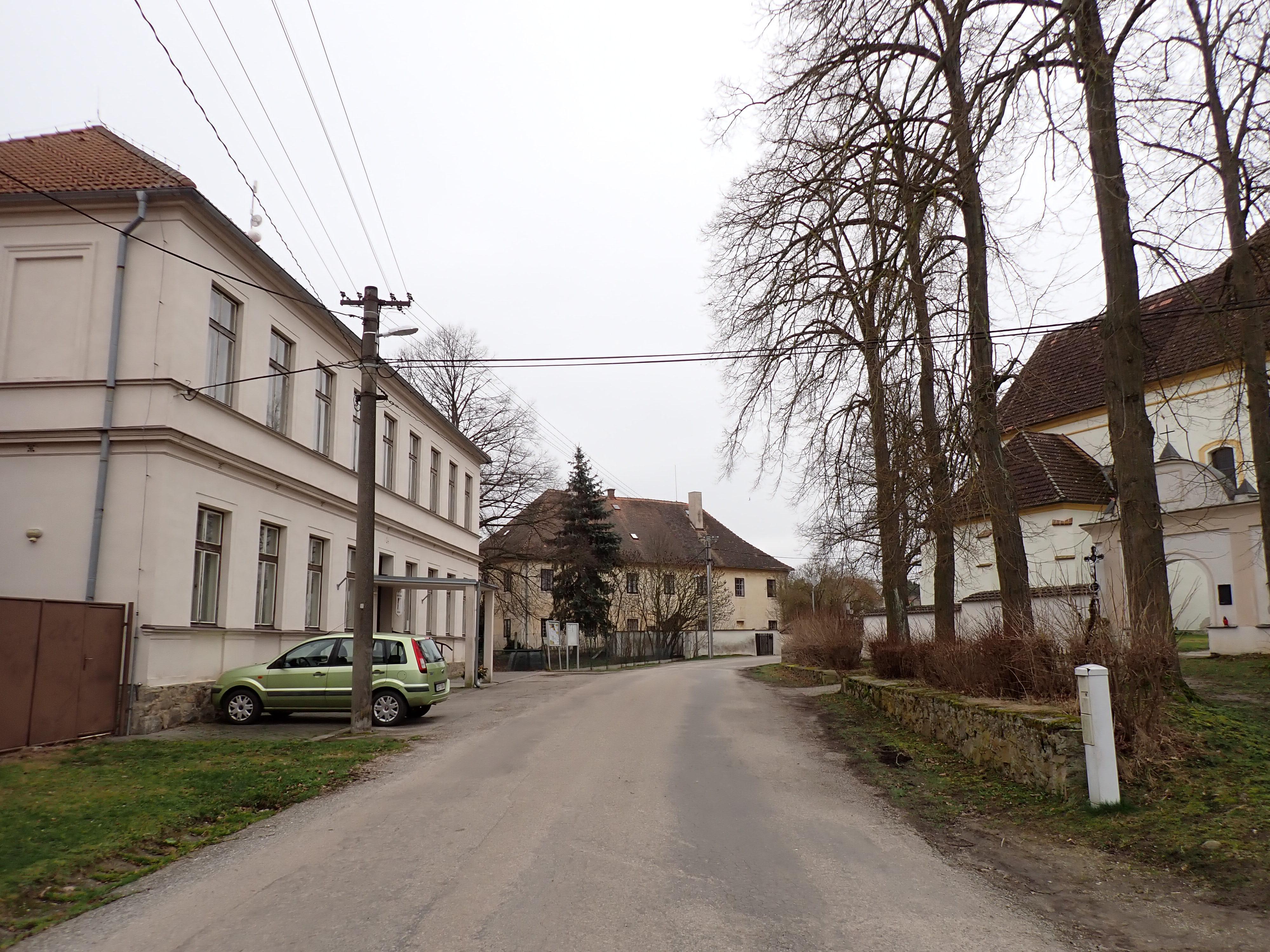 Bošilec - obecní úřad foto 3