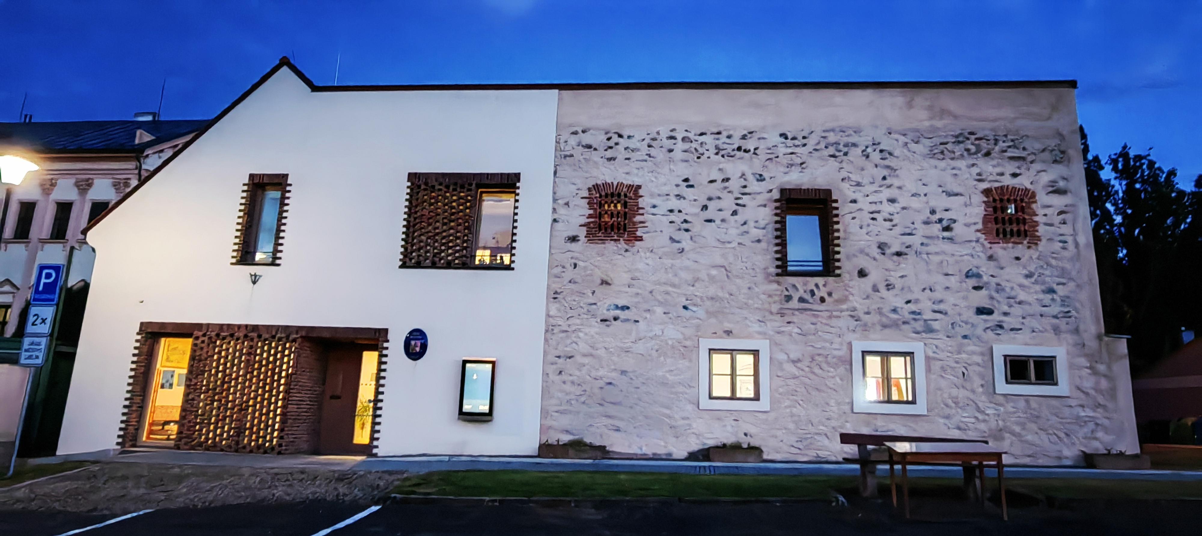 Veřejná knihovna Liblín foto 2
