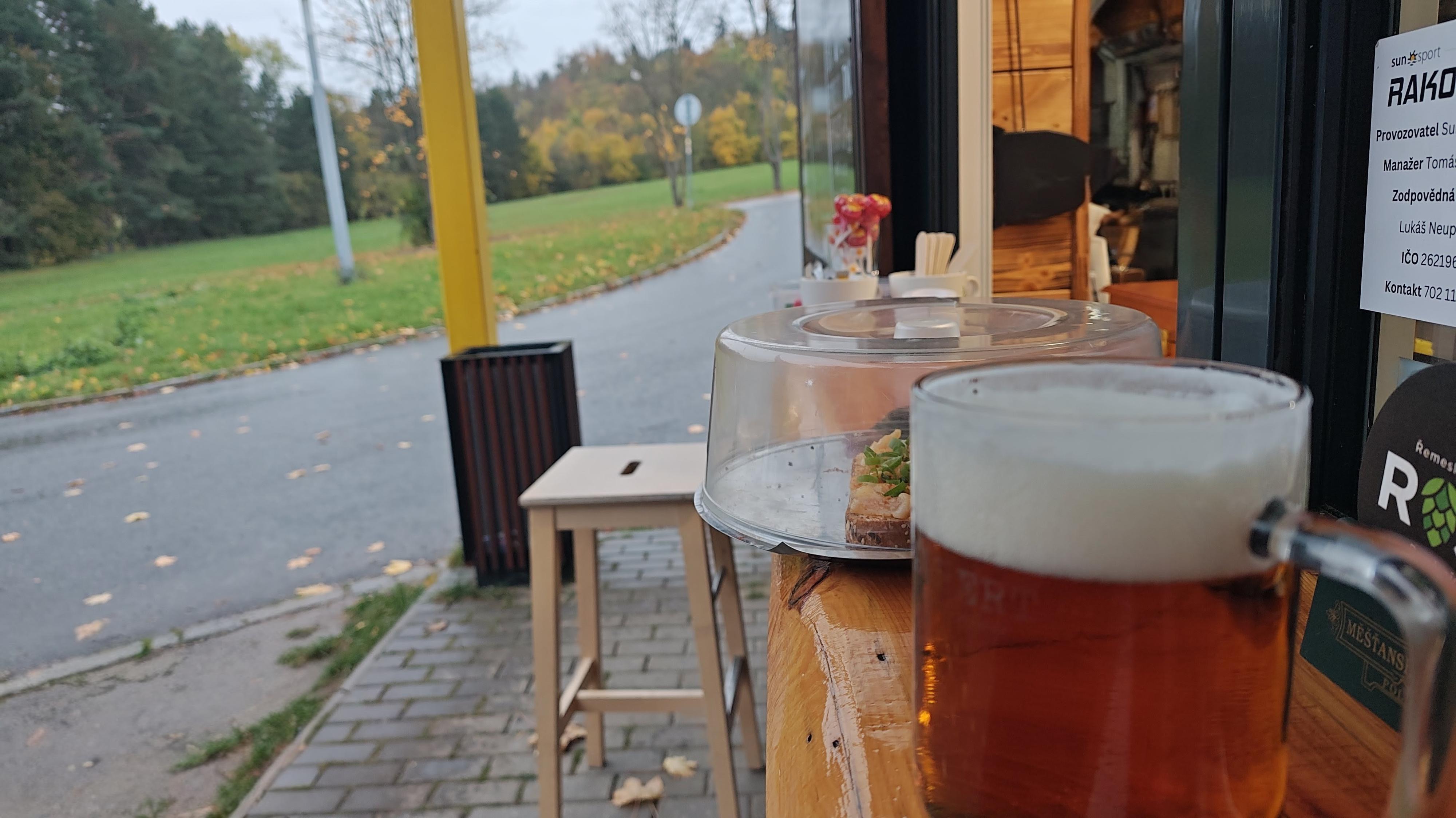 Sun's Caffé a půjčovna lodí Rakovec foto 1