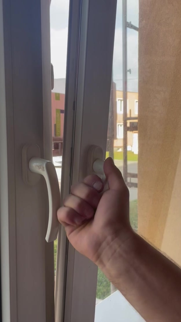 Servis oken a dveře Vladyslav Nechyporuk foto 2 (náhled videa)