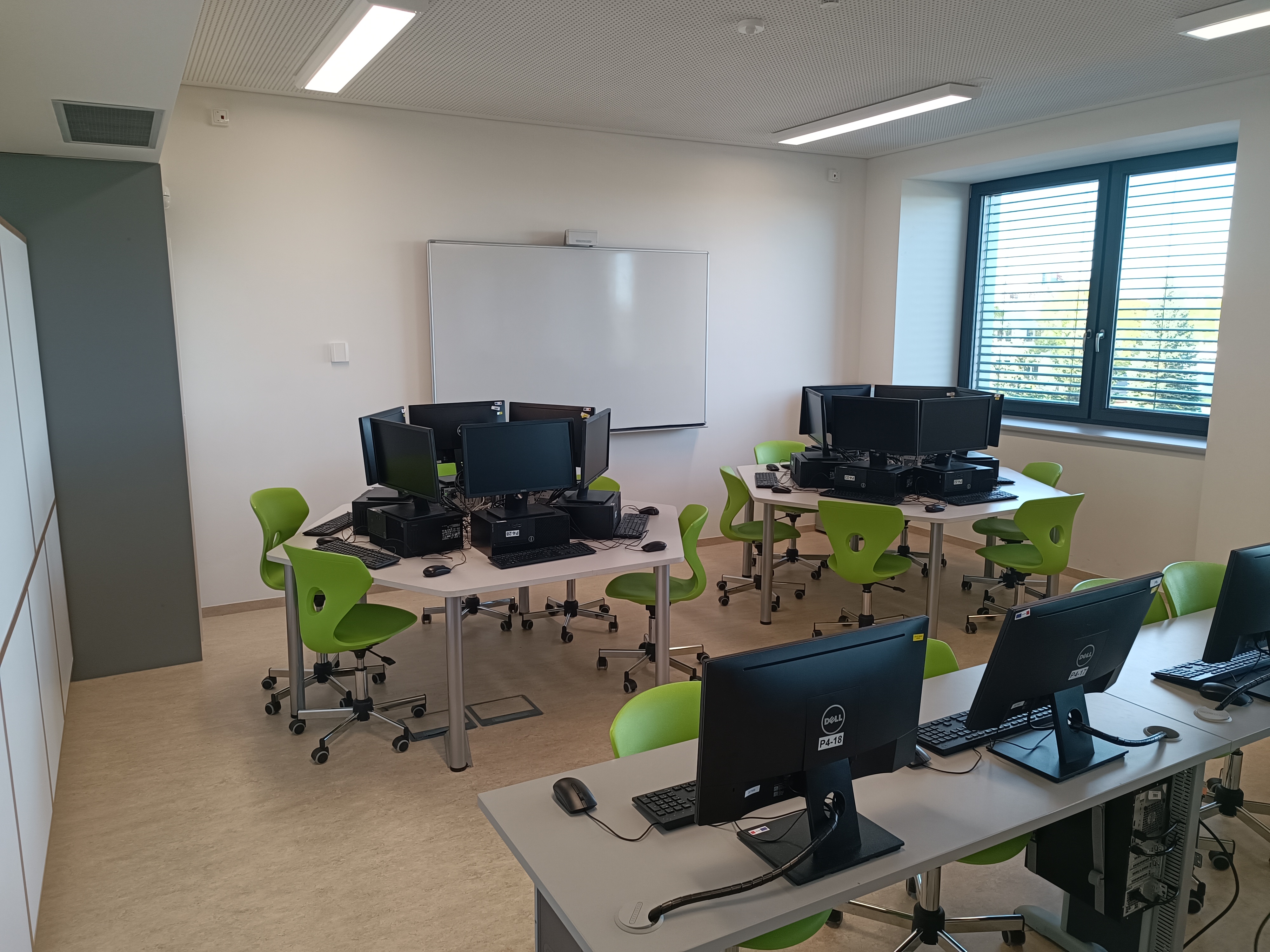 Střední odborná škola logistiky a podnikání foto 6