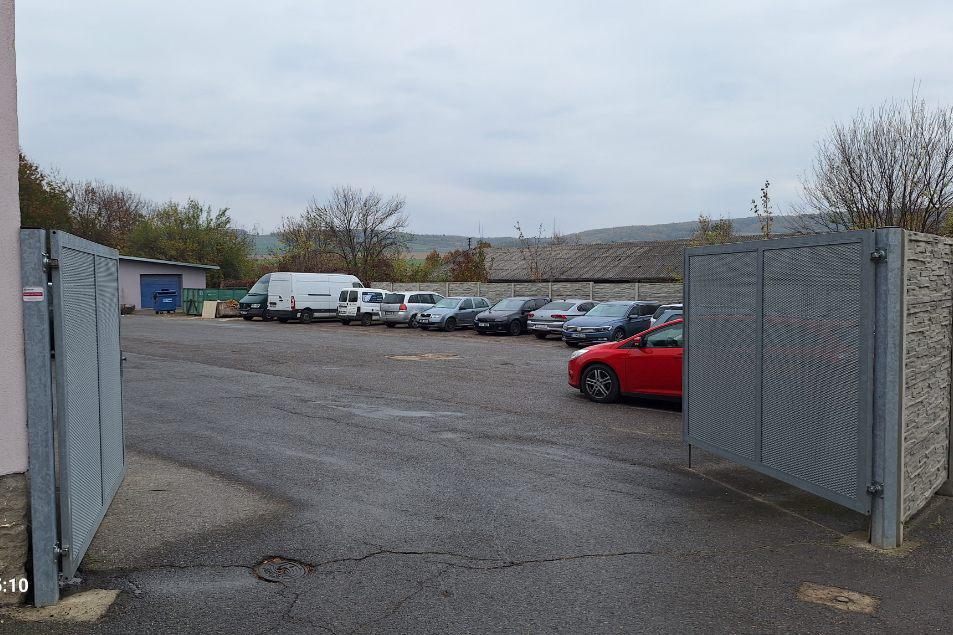 Parkování v uzavřeném areálu