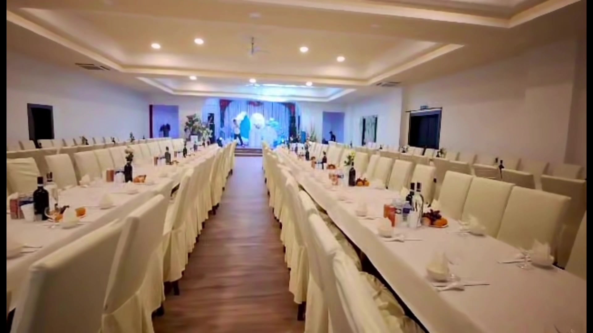 Restaurace Luna foto 2 (náhled videa)