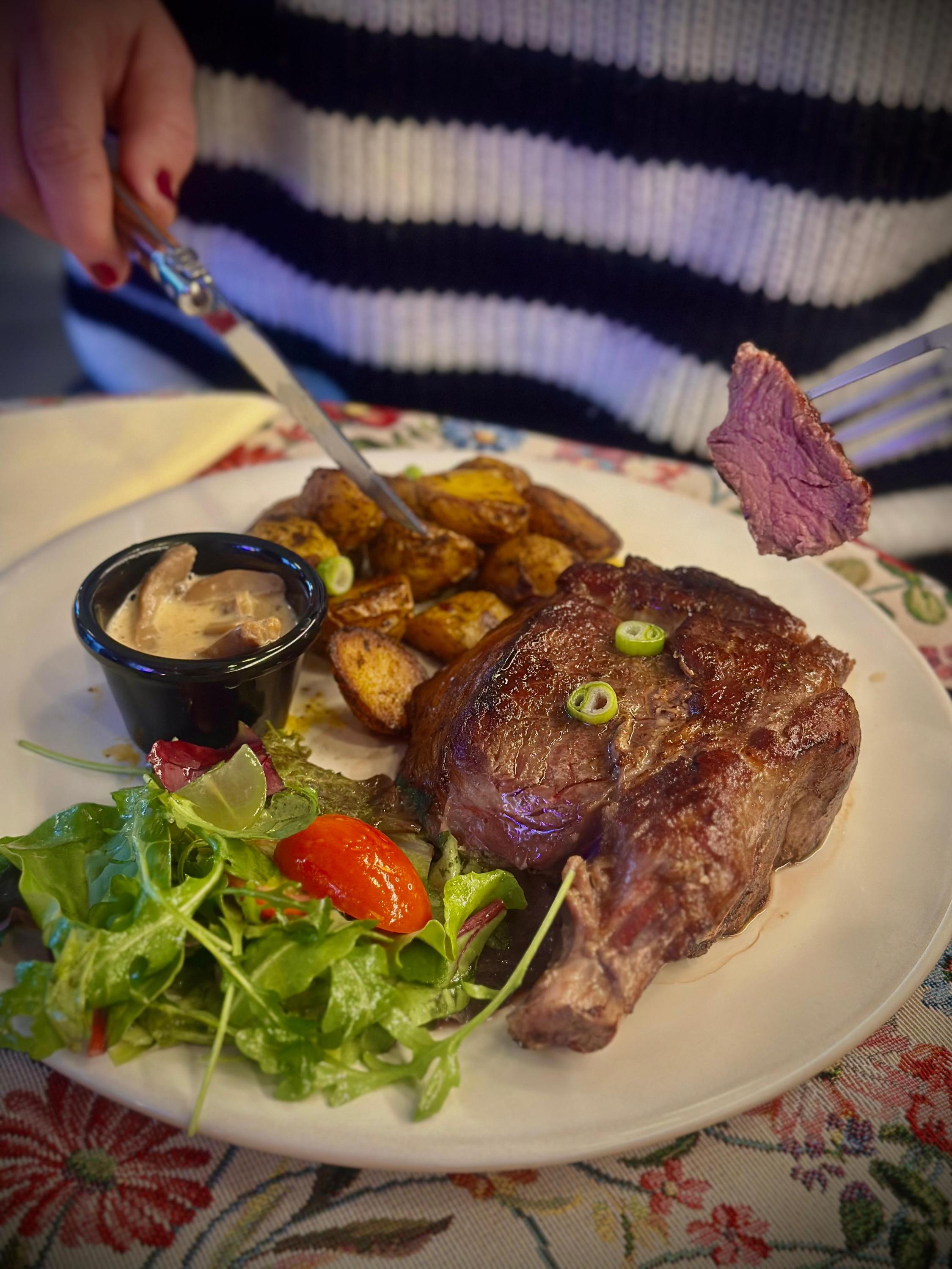 Restaurace a vinárna Na břehu Rhôny Bistro 35 foto 4