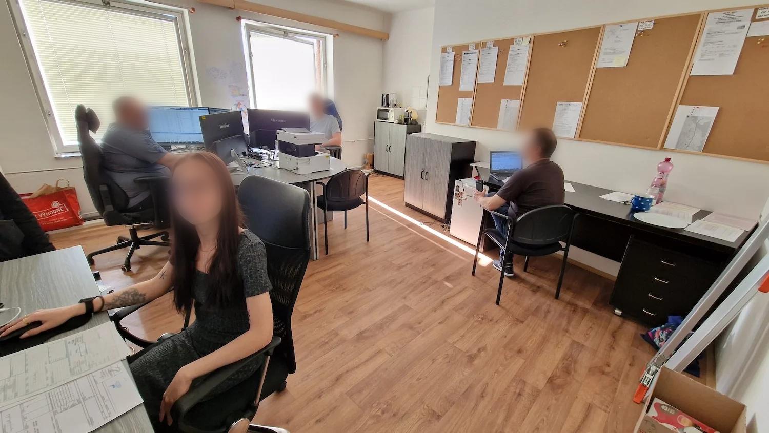 EDM Cargo EXPRESS DELIVERY