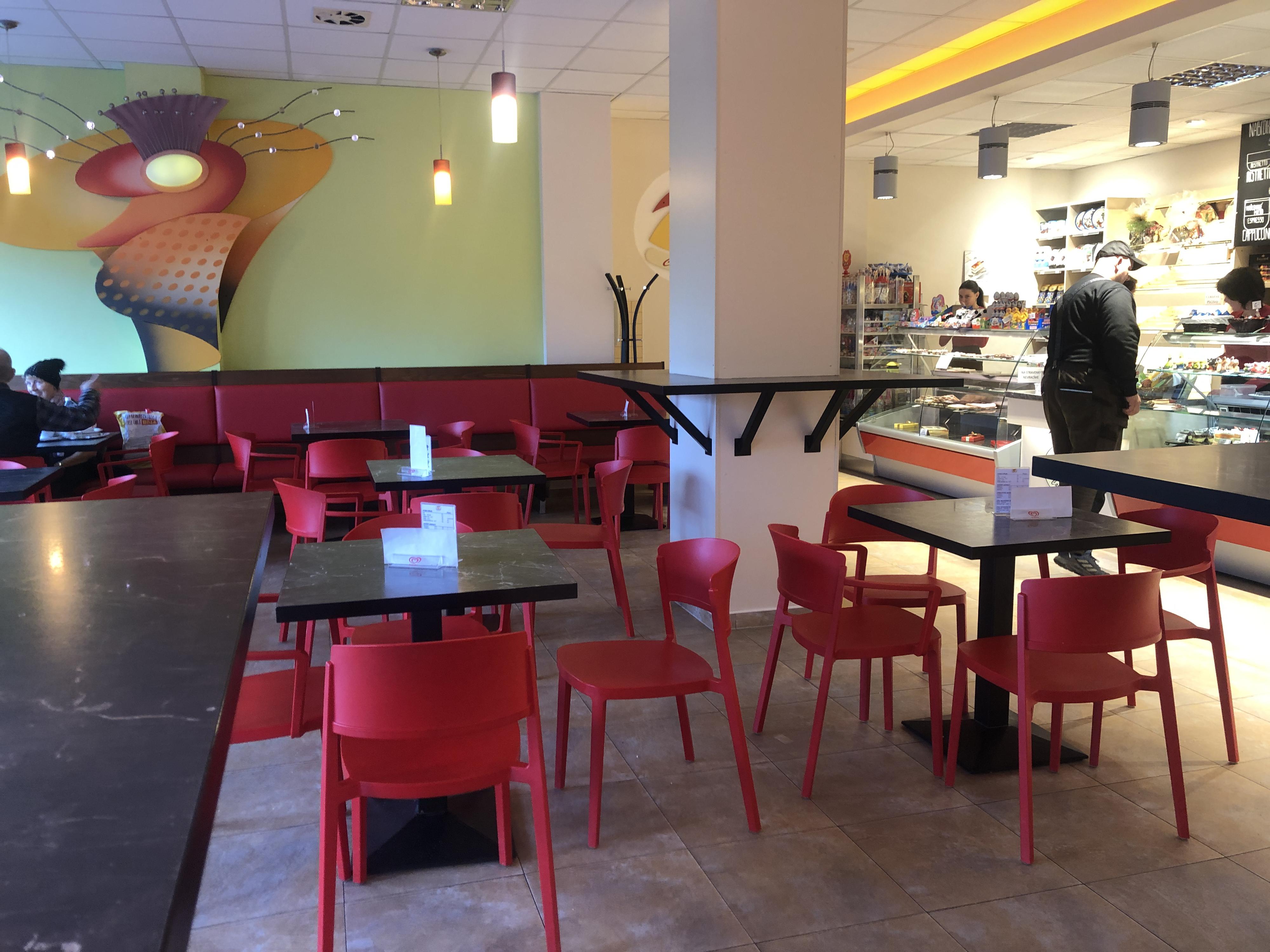 Lahůdky a cukrárna Beruška foto 5