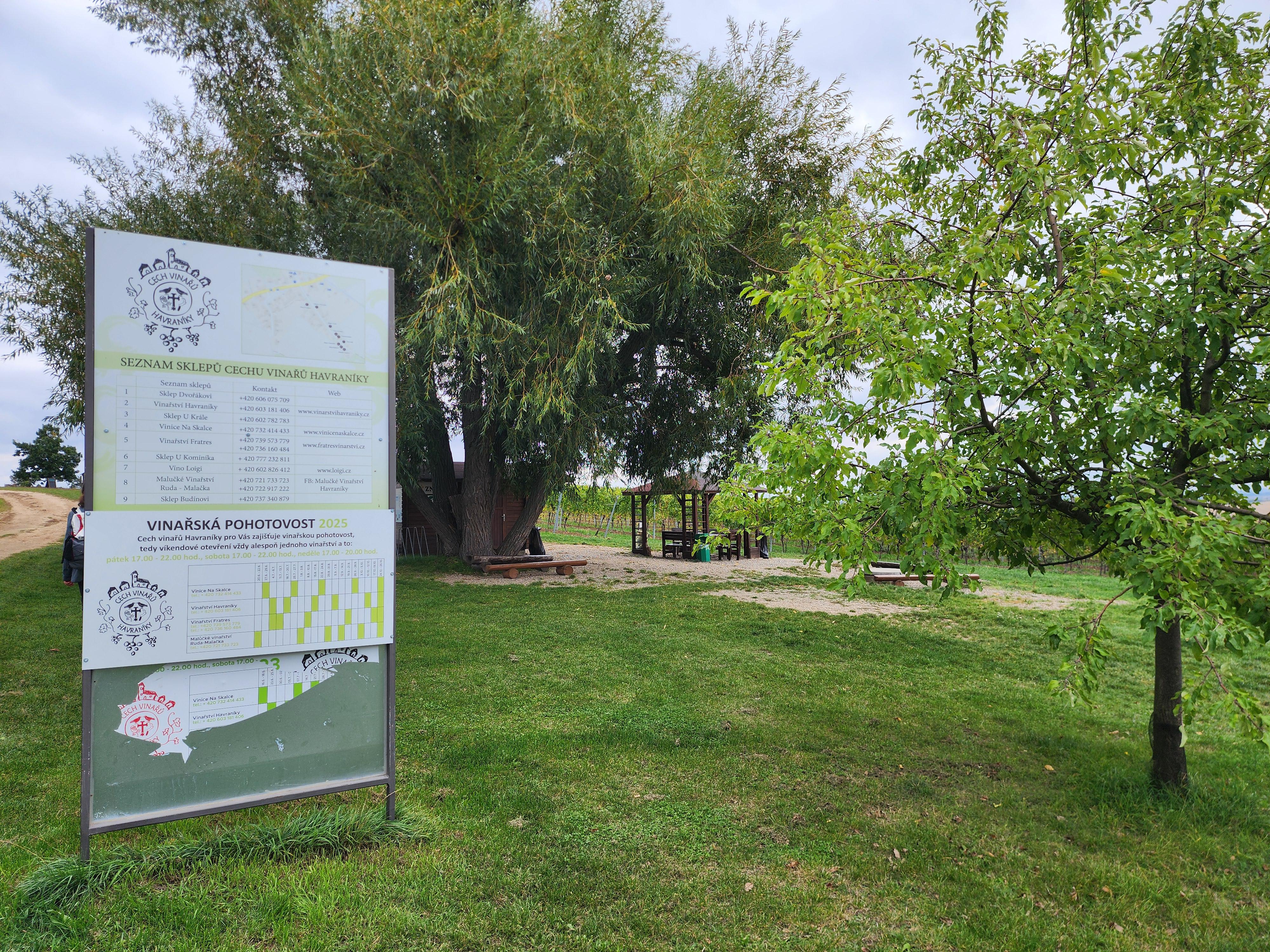 ZNOVÍN ZNOJMO - ochutnávkový stánek foto 5