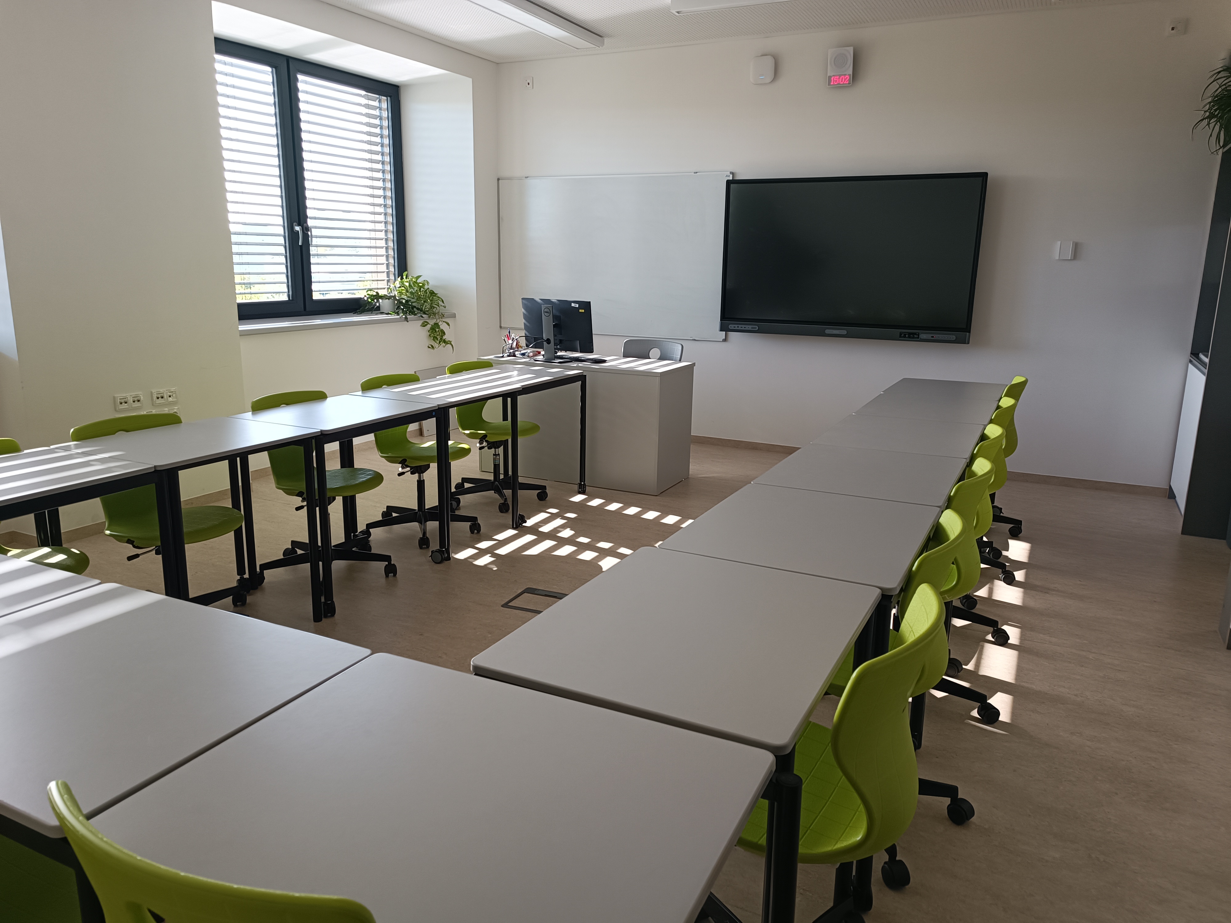 Střední odborná škola logistiky a podnikání foto 2