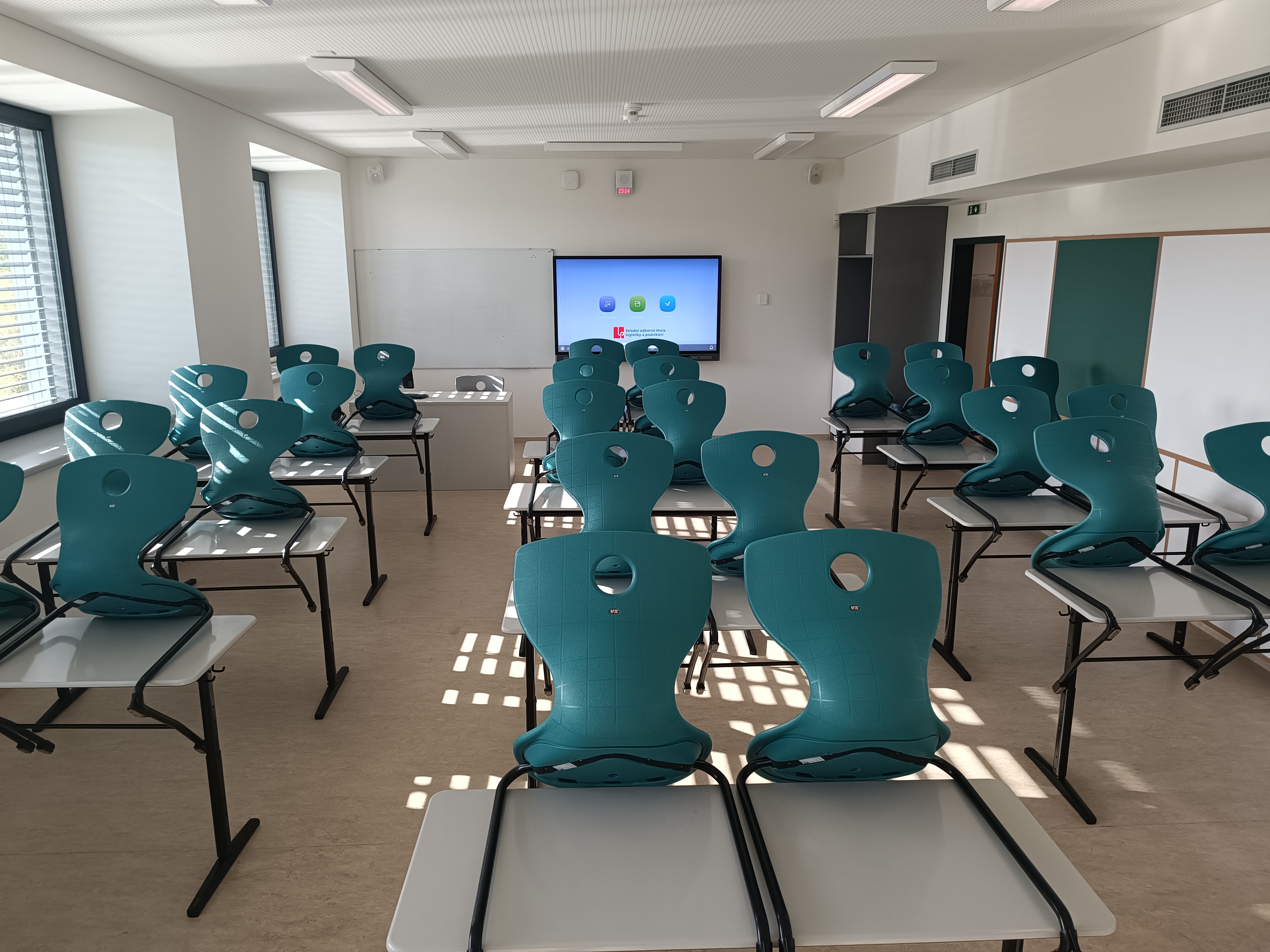 Střední odborná škola logistiky a podnikání foto 4