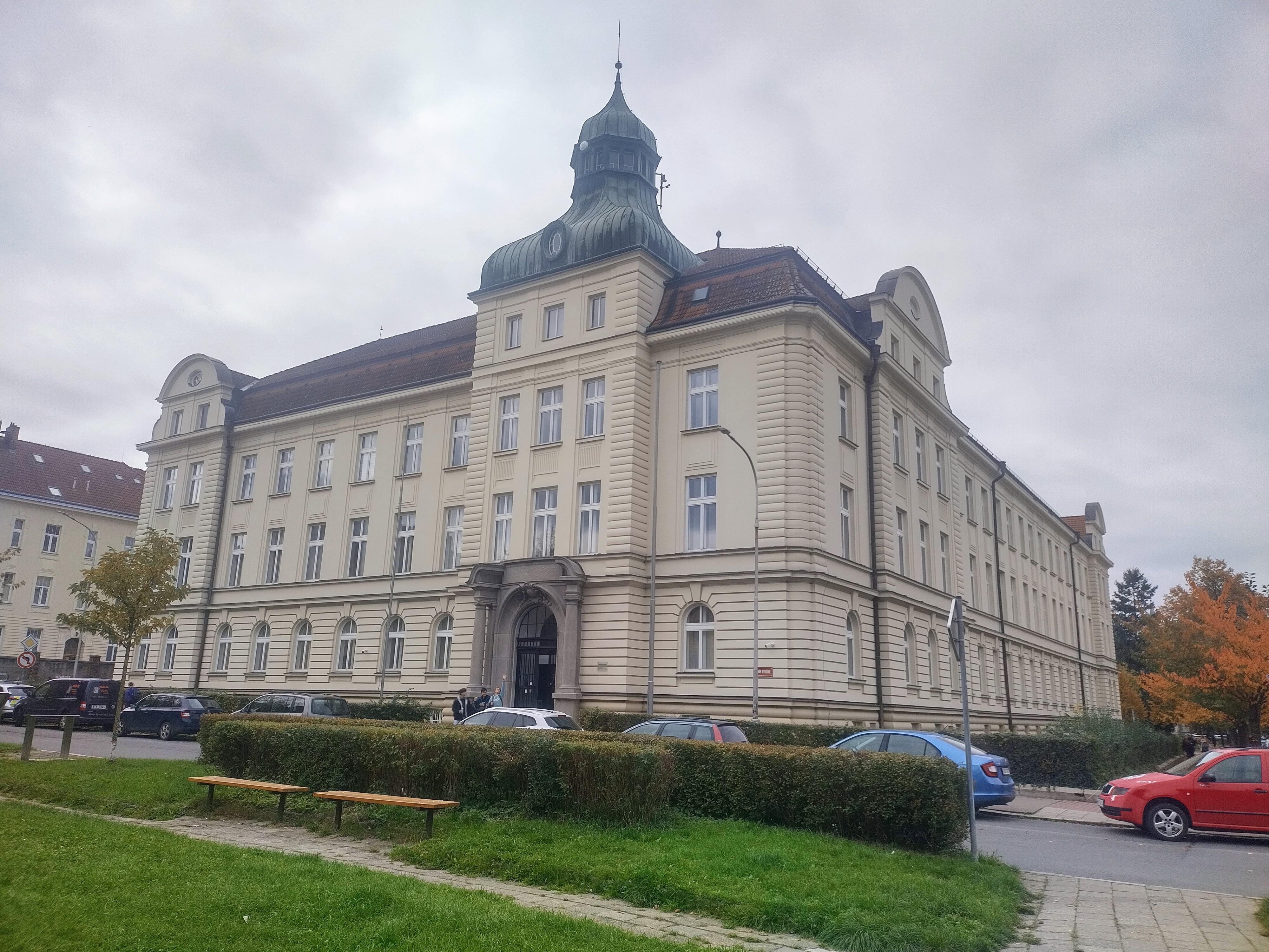 Fyzikální ústav v Opavě foto 3