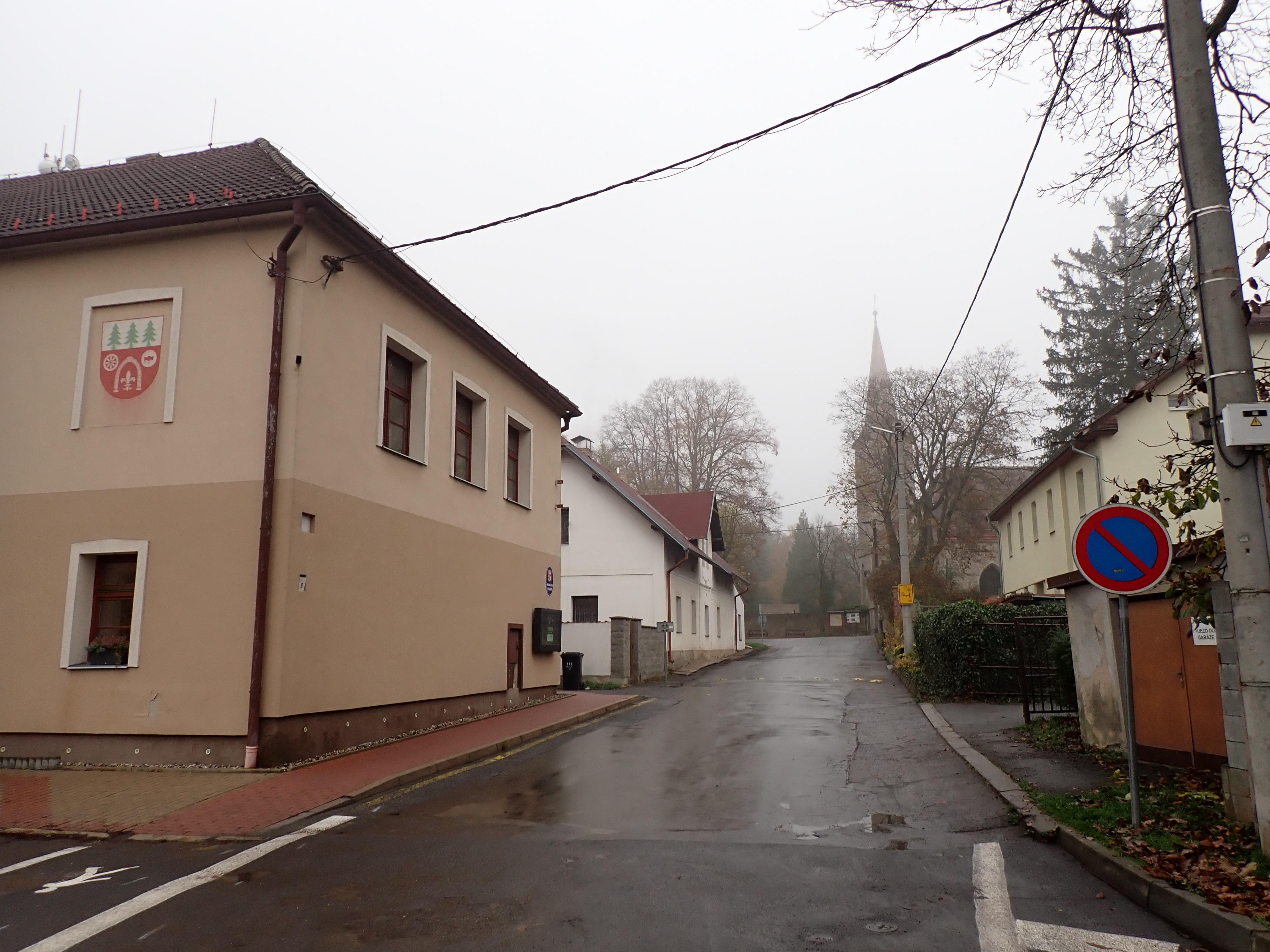 Mukařov - obecní úřad foto 4