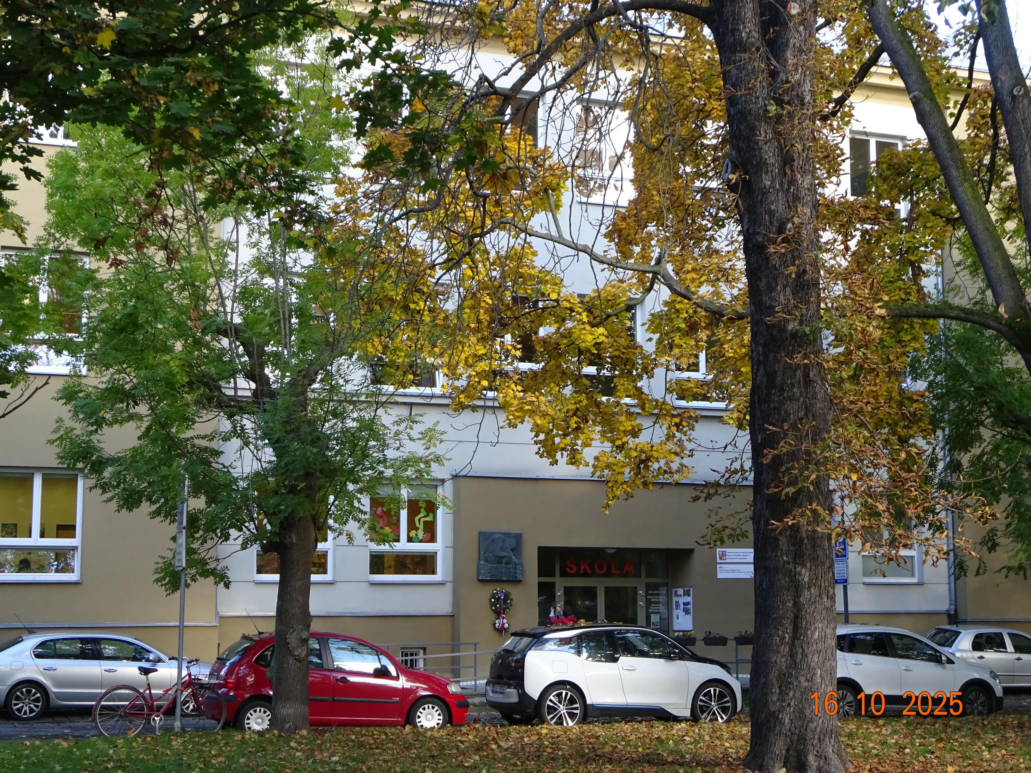 Základní škola a Praktická škola, Opava, Slezského odboje 5 foto 2
