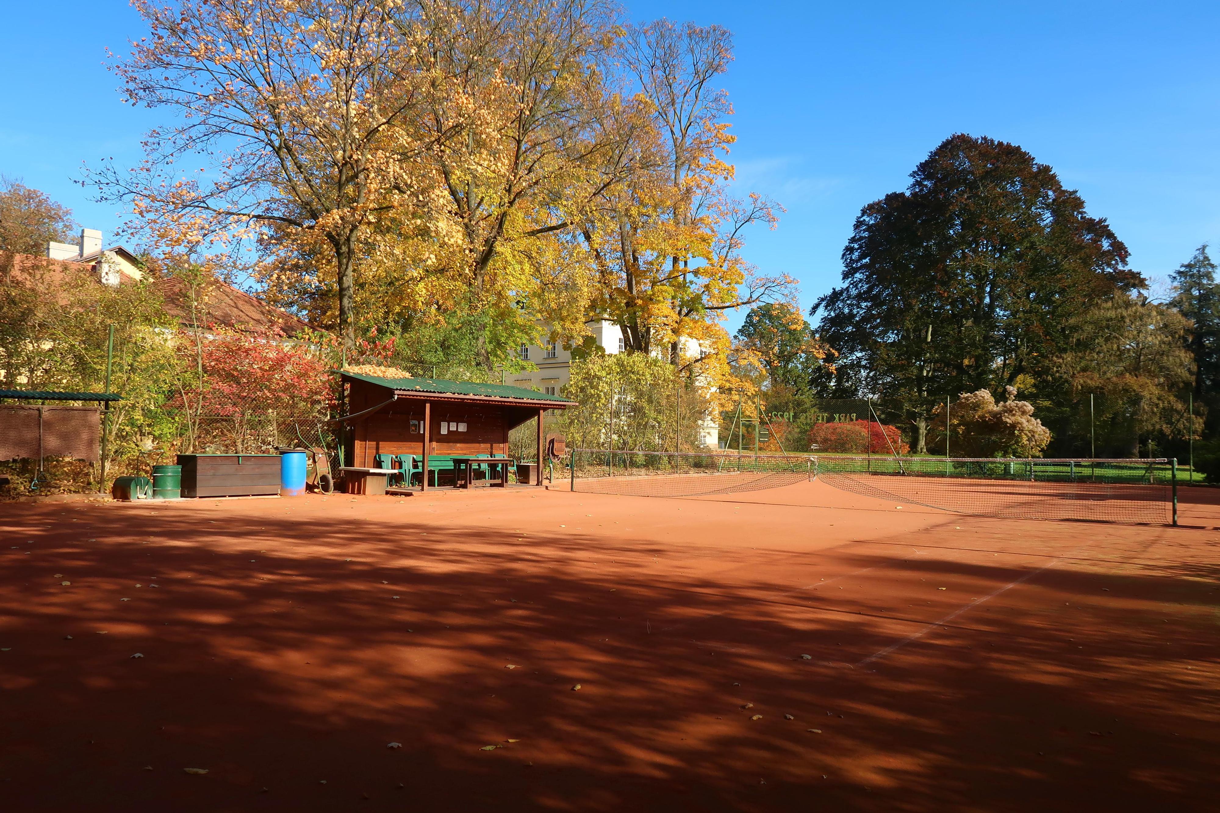 Tenisový kurt U Nového Zámku foto 2