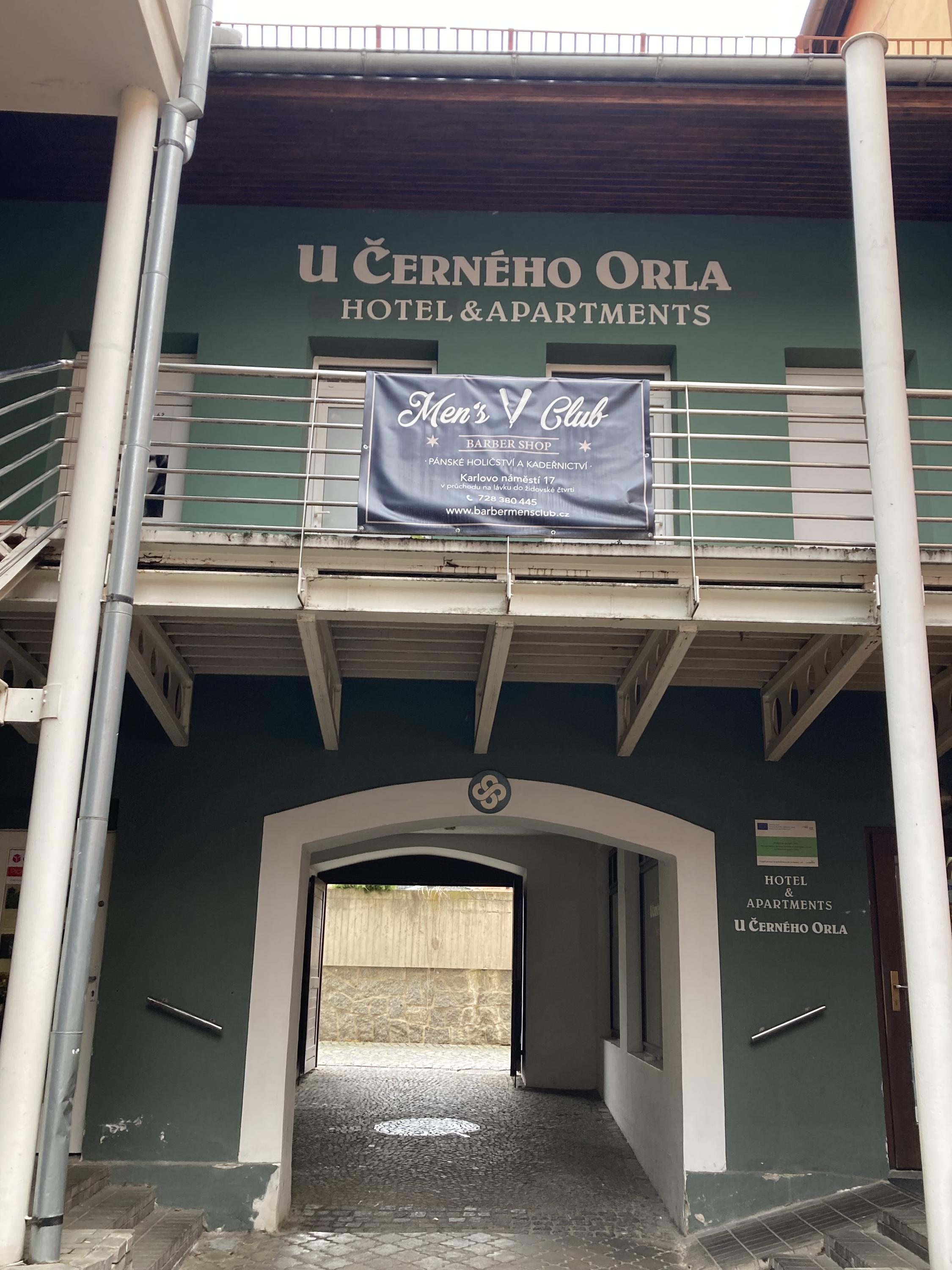 Hotel & Apartments U Černého orla foto 2