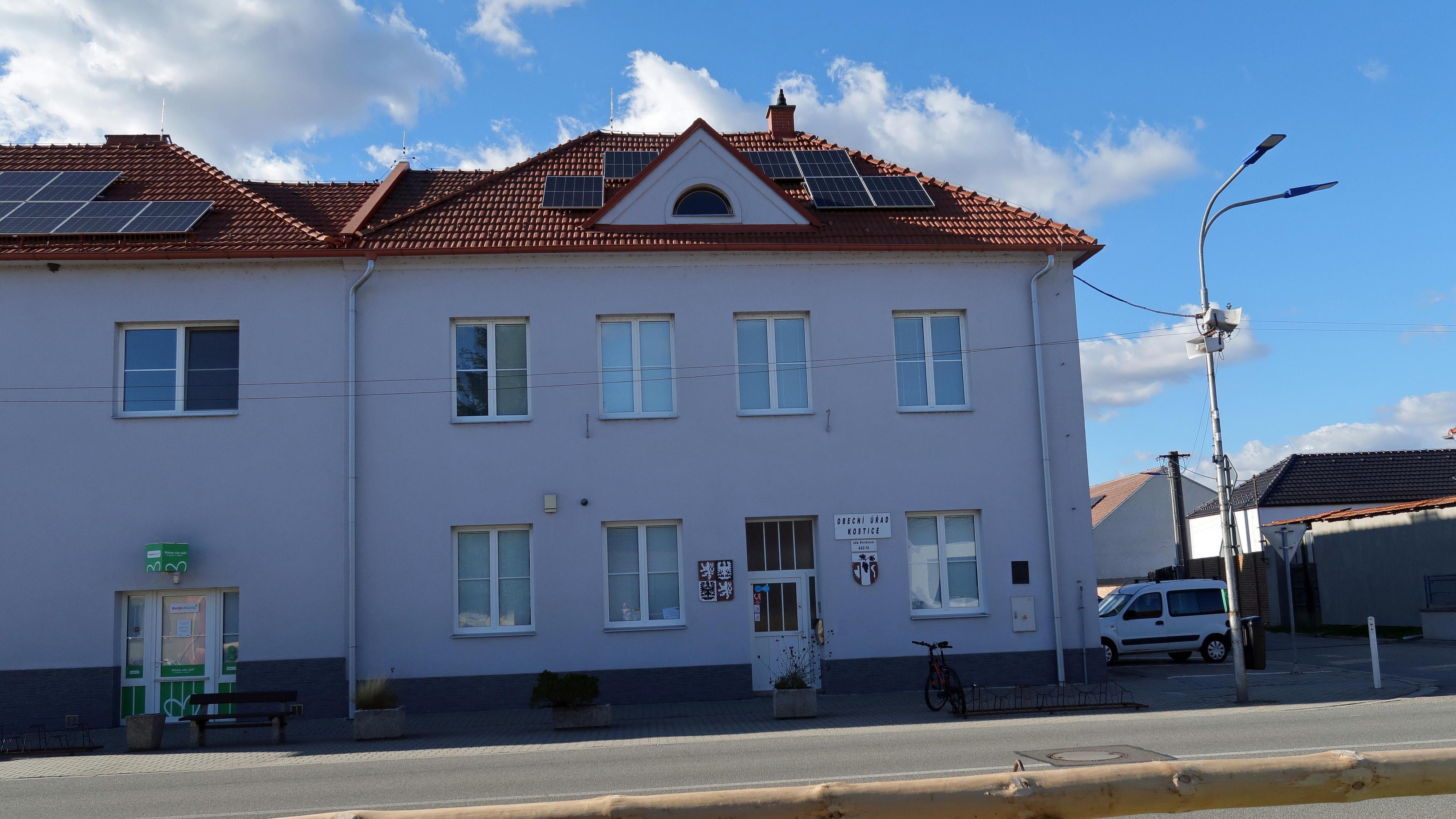 Kostice - obecní úřad foto 2