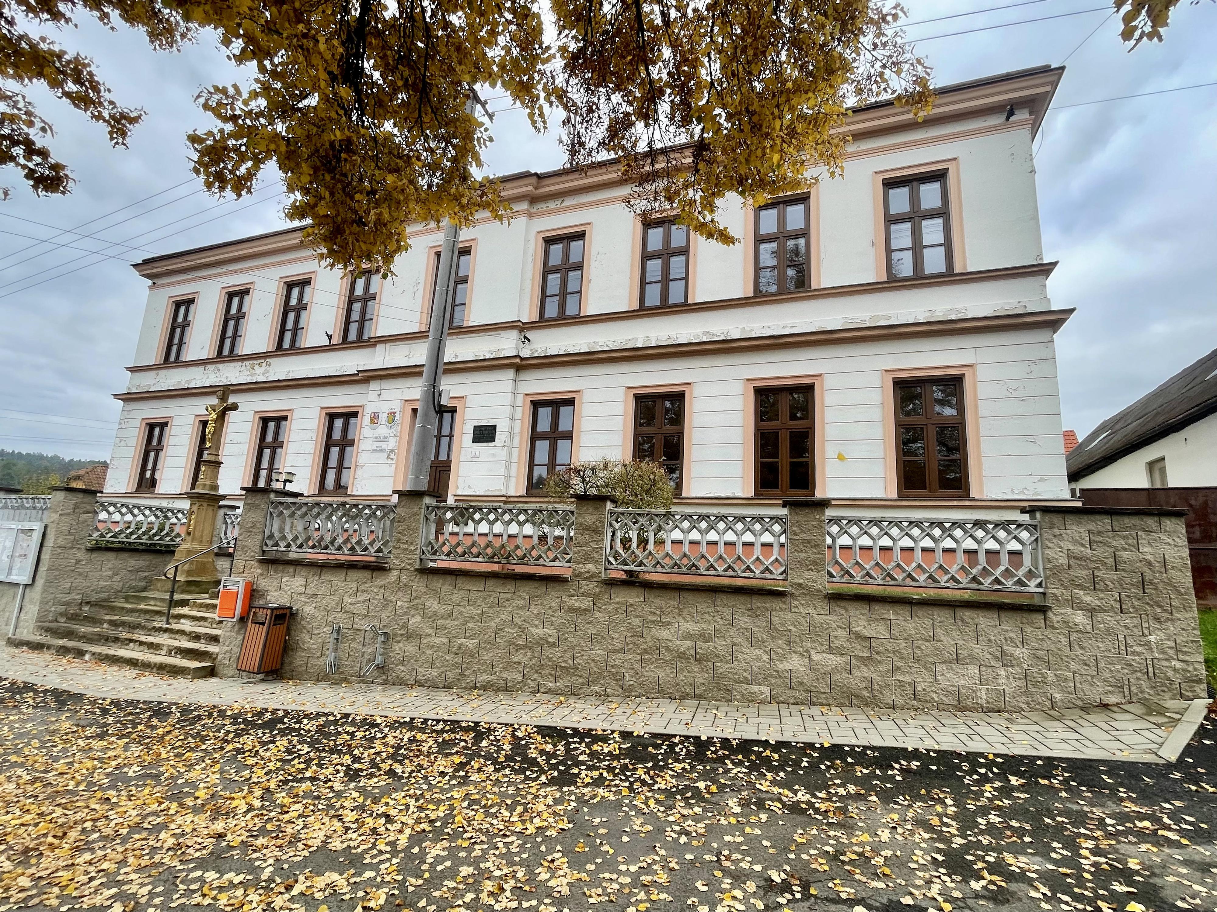 Bělá u Jevíčka - obecní úřad foto 2