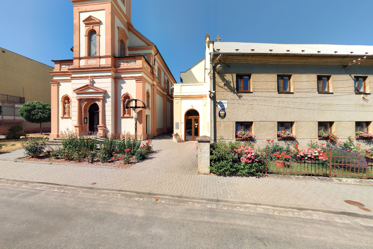 Bílsko - obecní úřad foto 2