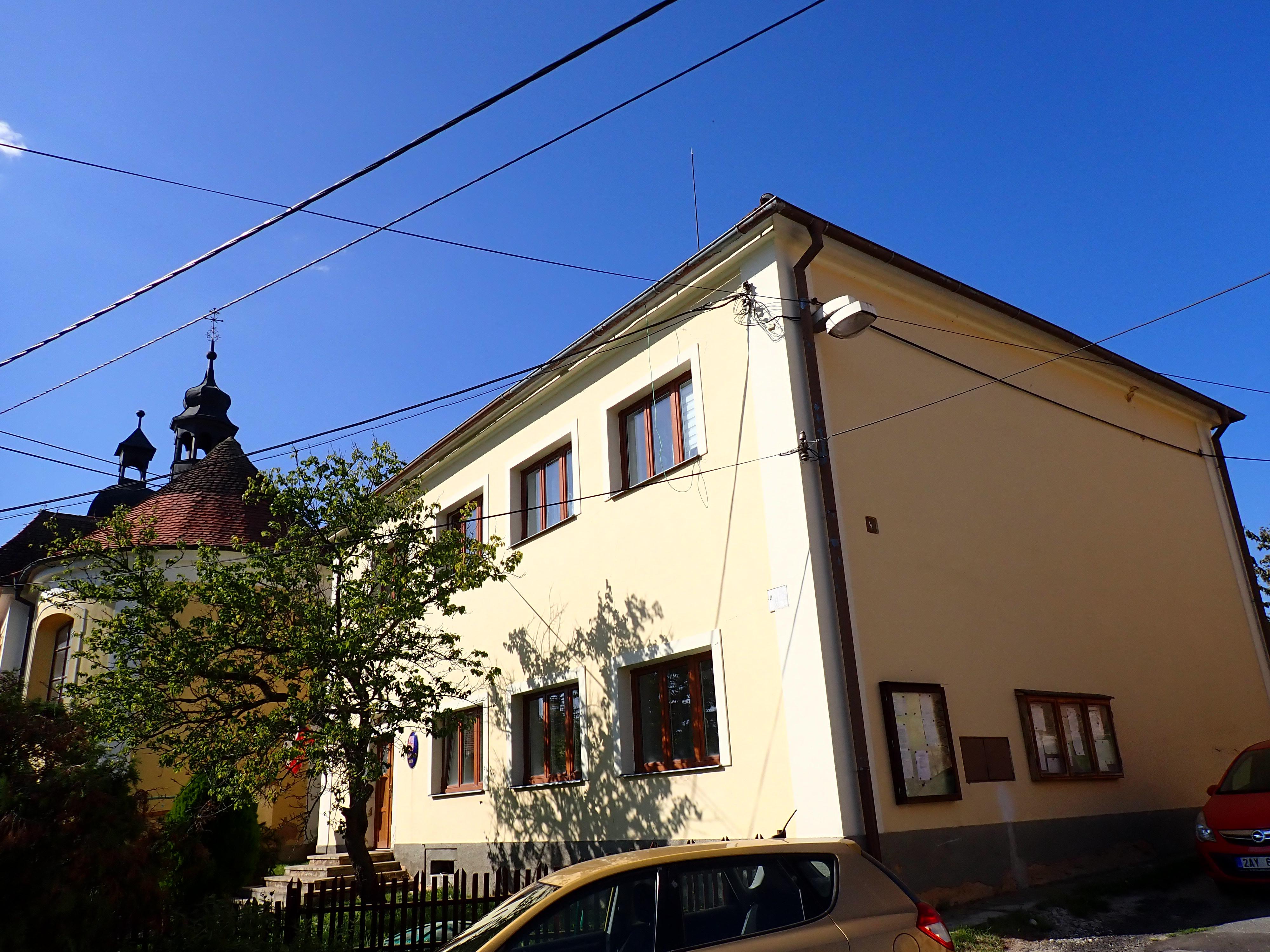 Krty - obecní úřad foto 4