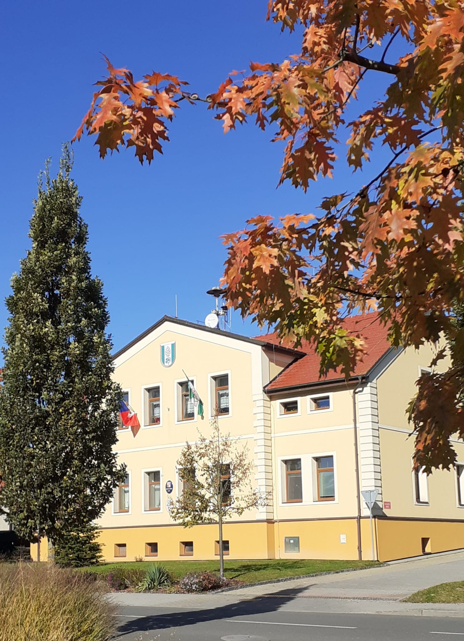 Lány - obecní úřad foto 3